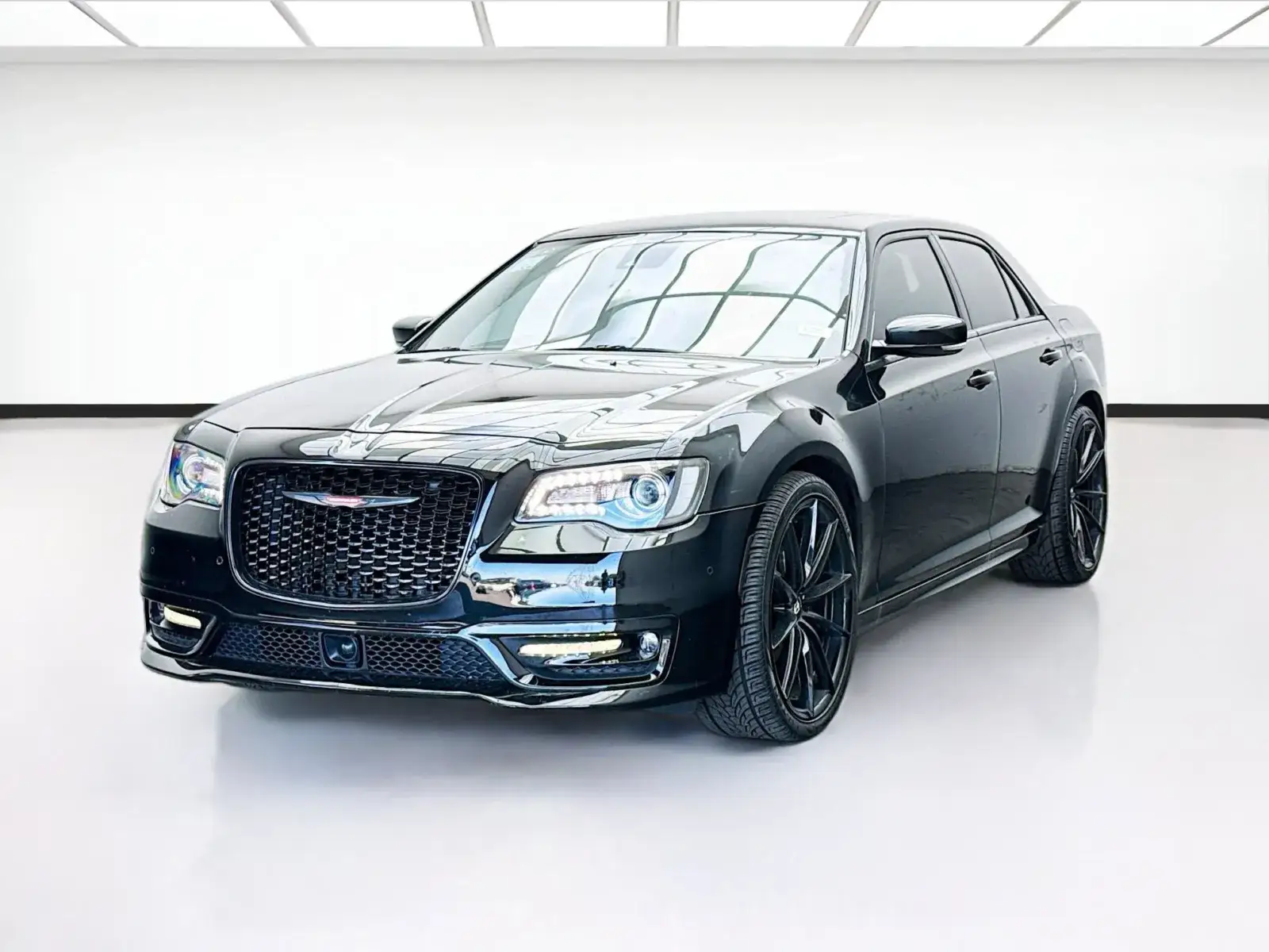 2023 Chrysler 300 S photo 1