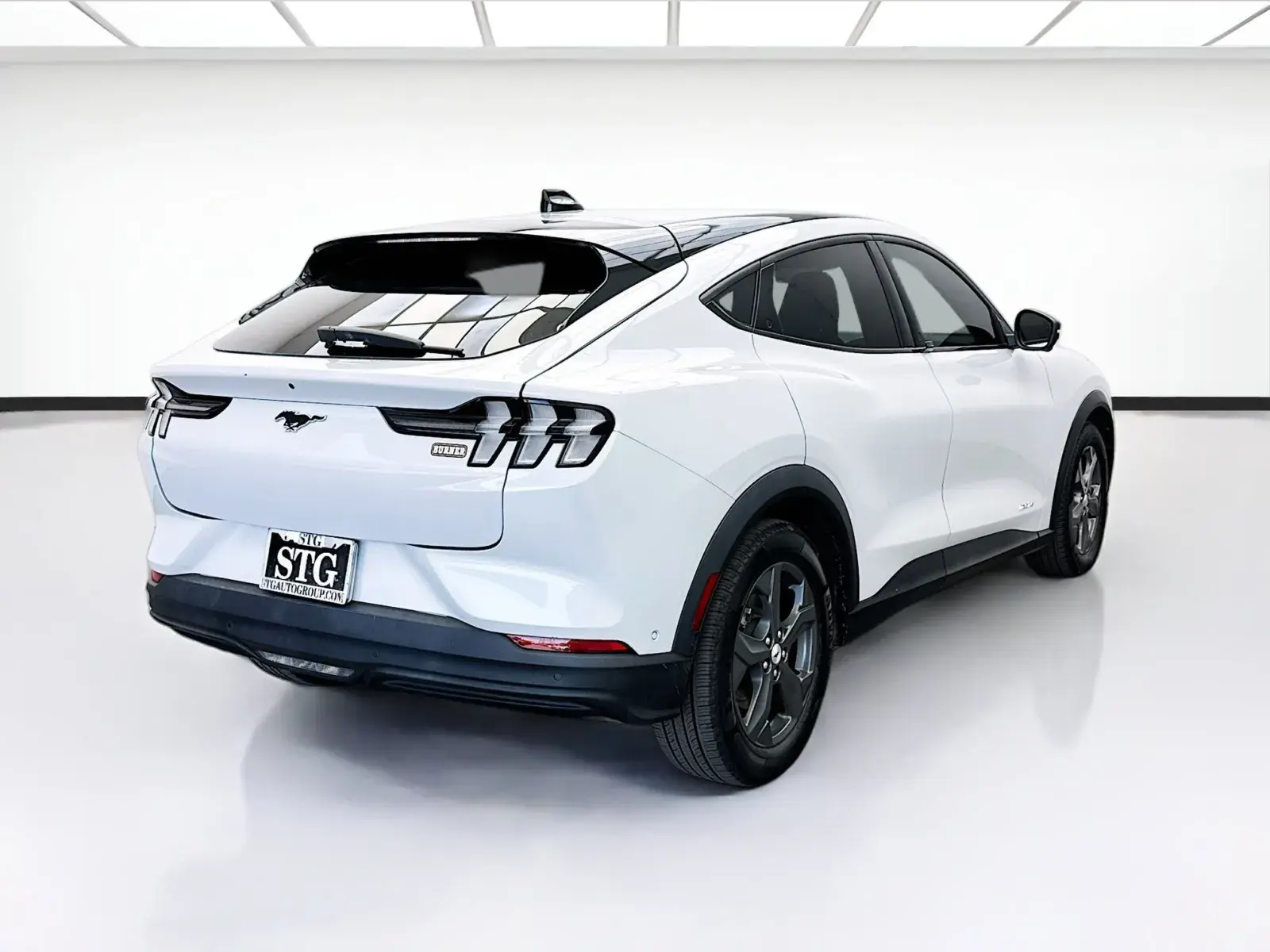 2023 Ford Mustang-Mach-e Select photo 4