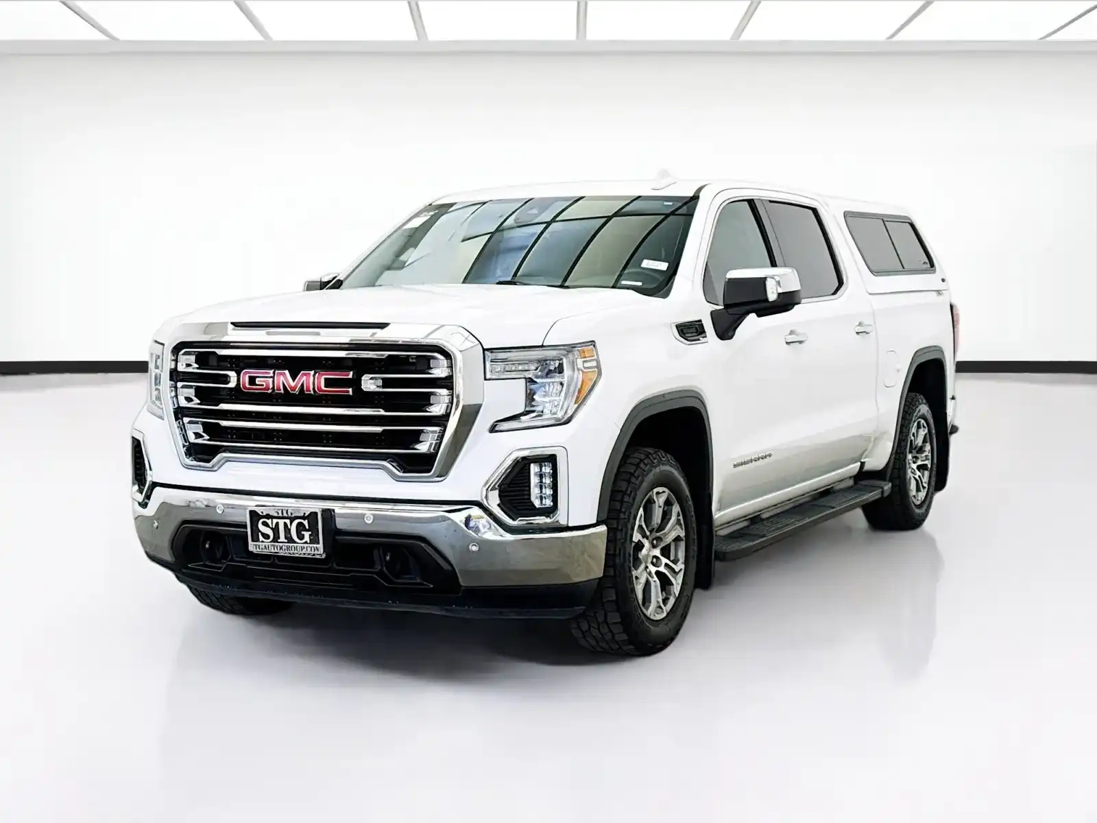 2020 GMC Sierra 4WD Crew Cab Short Box SLT's photo