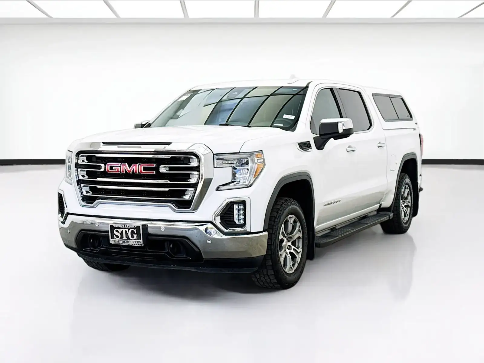 2020 GMC Sierra 4WD Crew Cab Short Box SLT's photo