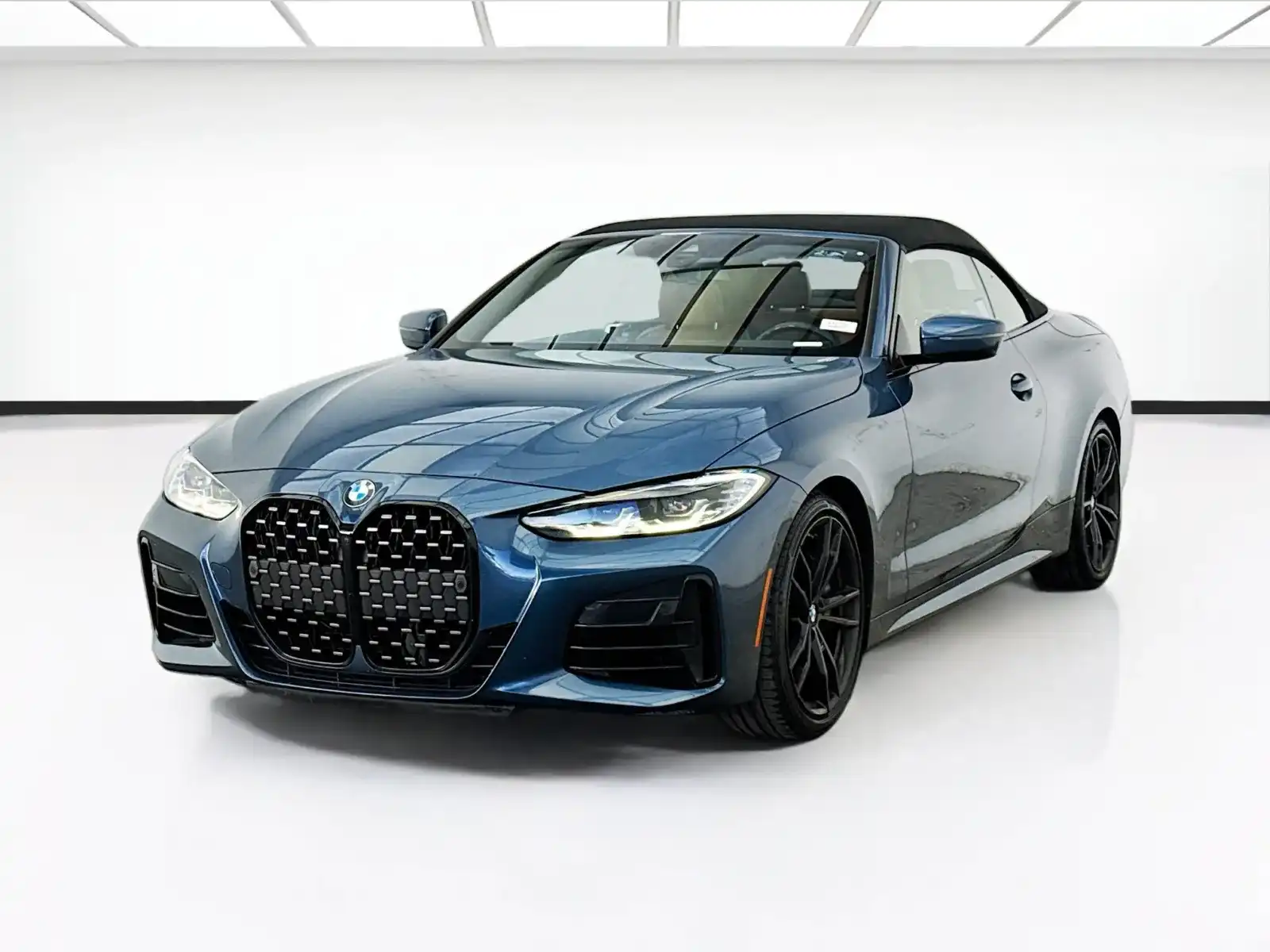 2024 BMW 4 Series M440i Convertible's photo