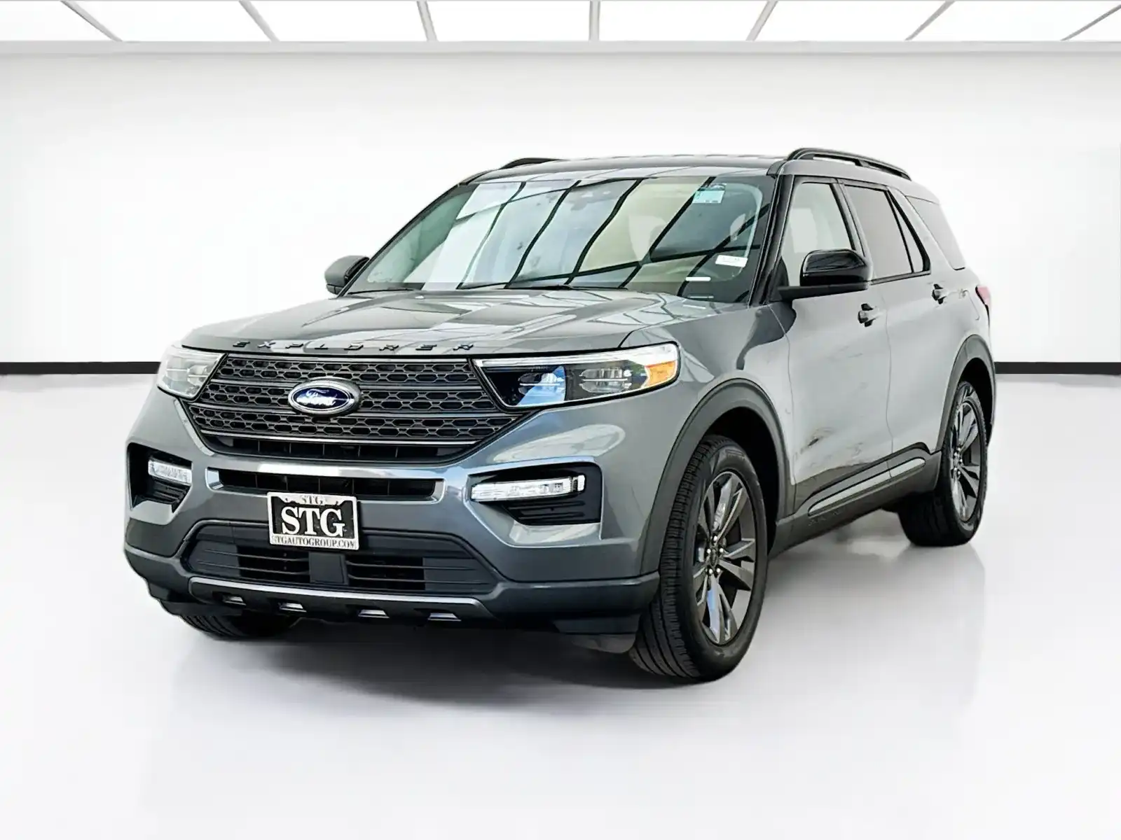 2022 Ford Explorer XLT RWD's photo