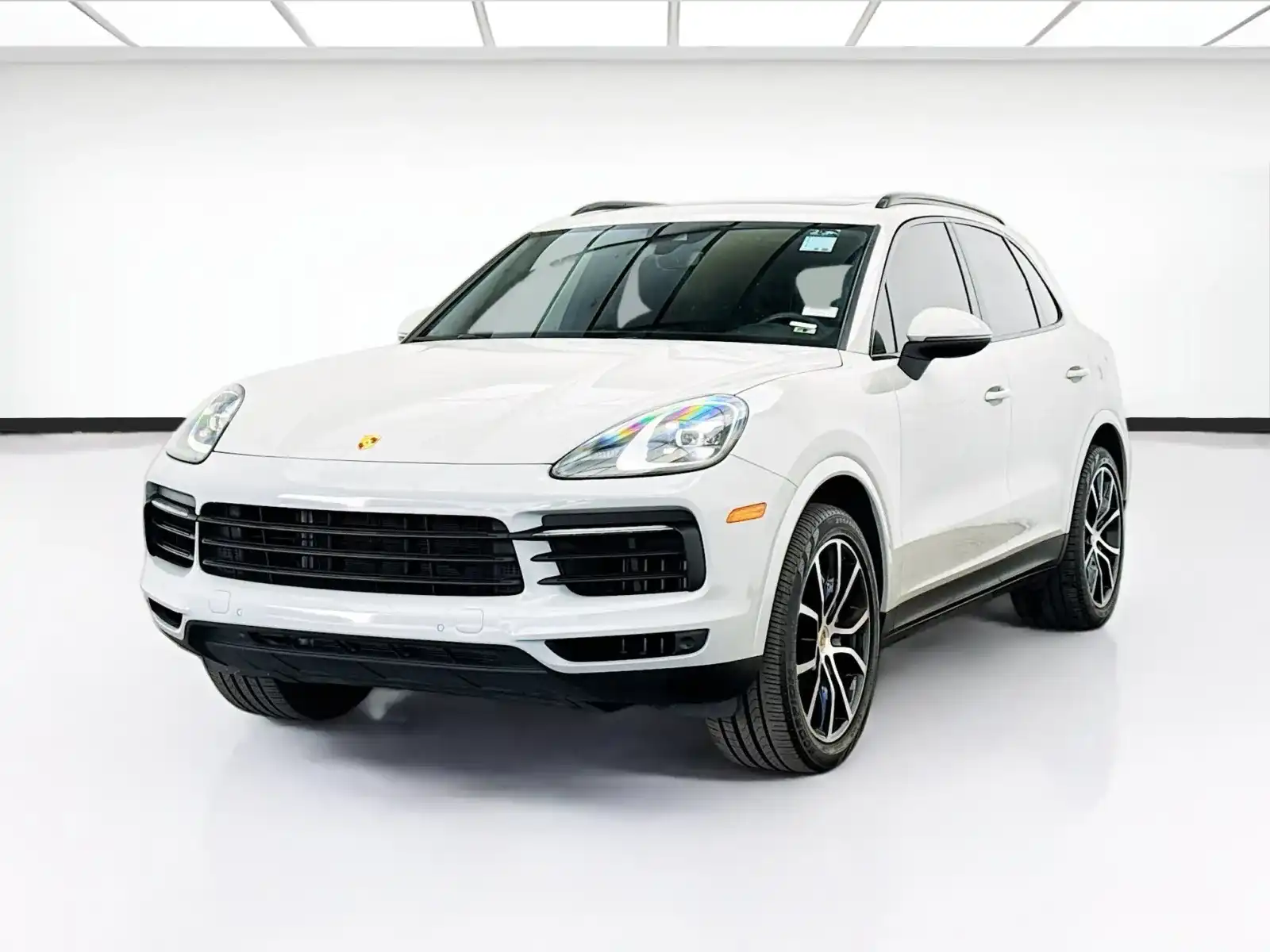 2023 Porsche Cayenne Platinum Edition's photo