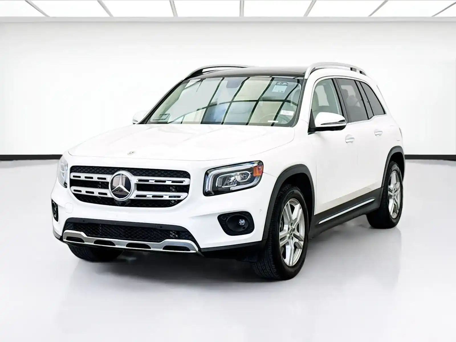 2023 Mercedes-Benz GLB GLB 250's photo