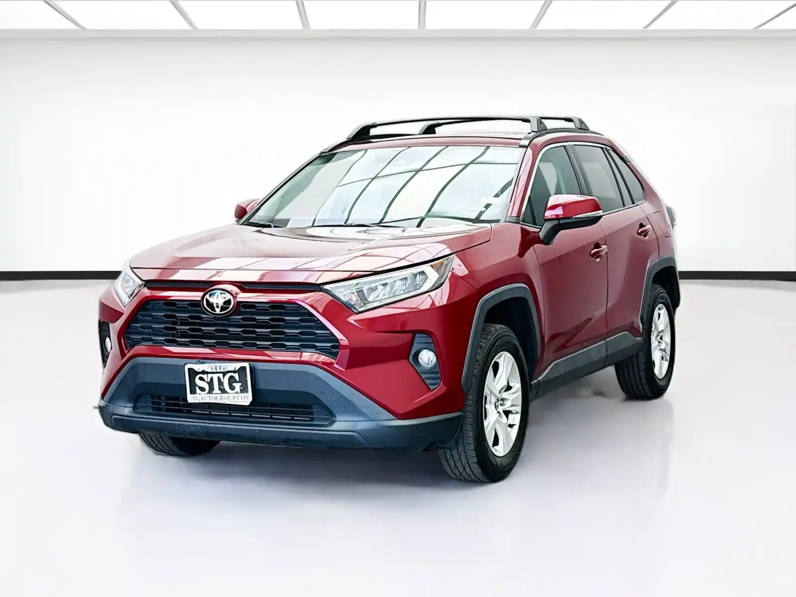 2021 Toyota RAV4 XLE FWD's photo