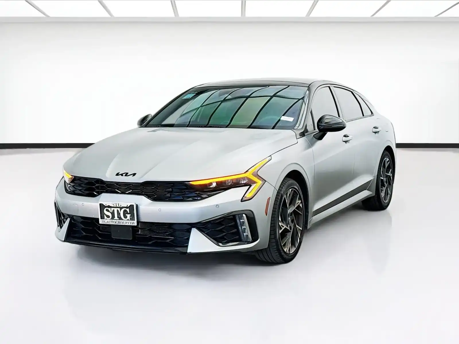 2025 Kia Optima GT-Line AWD's photo