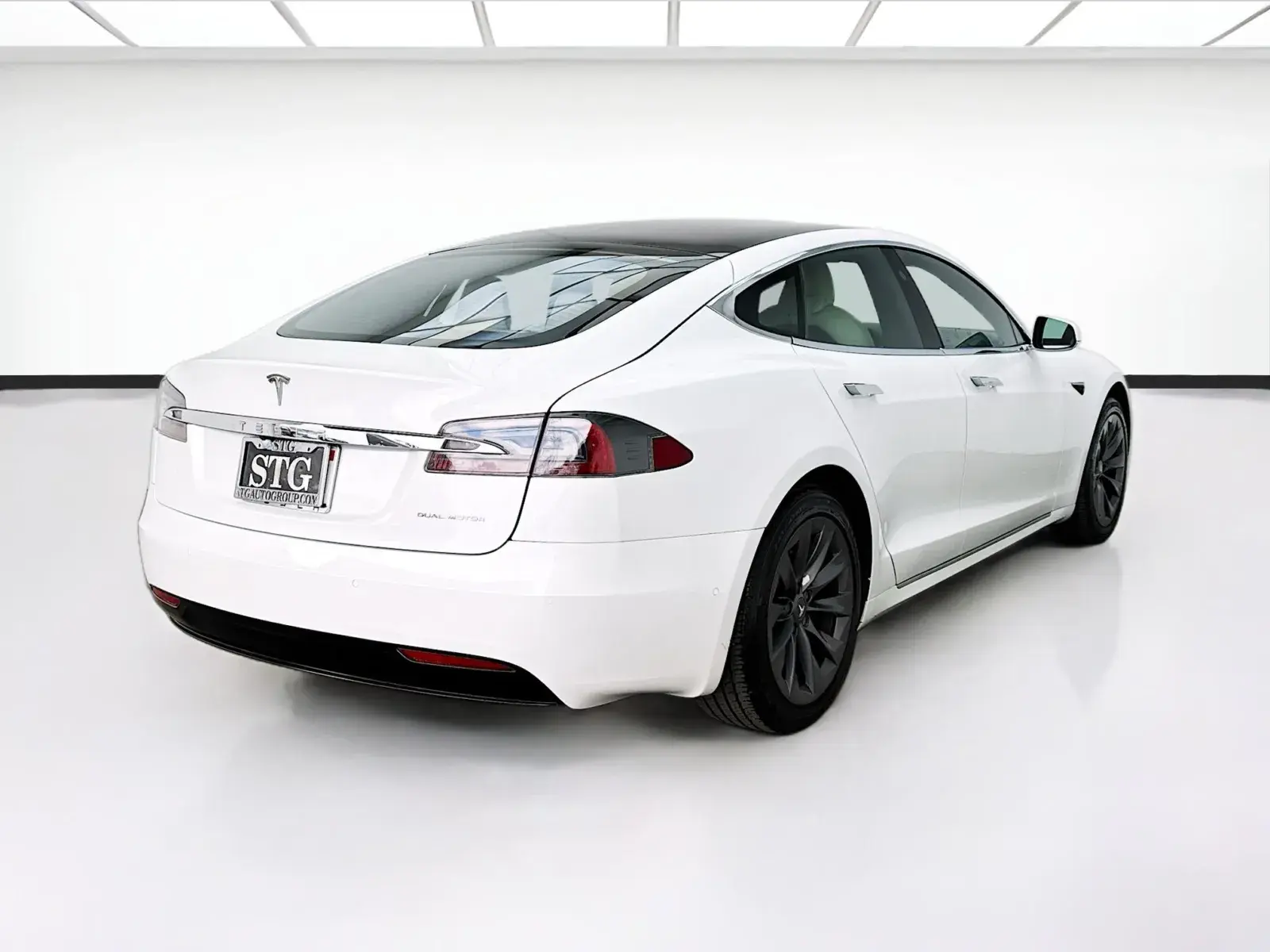 2020 Tesla Model S Long Range photo 4