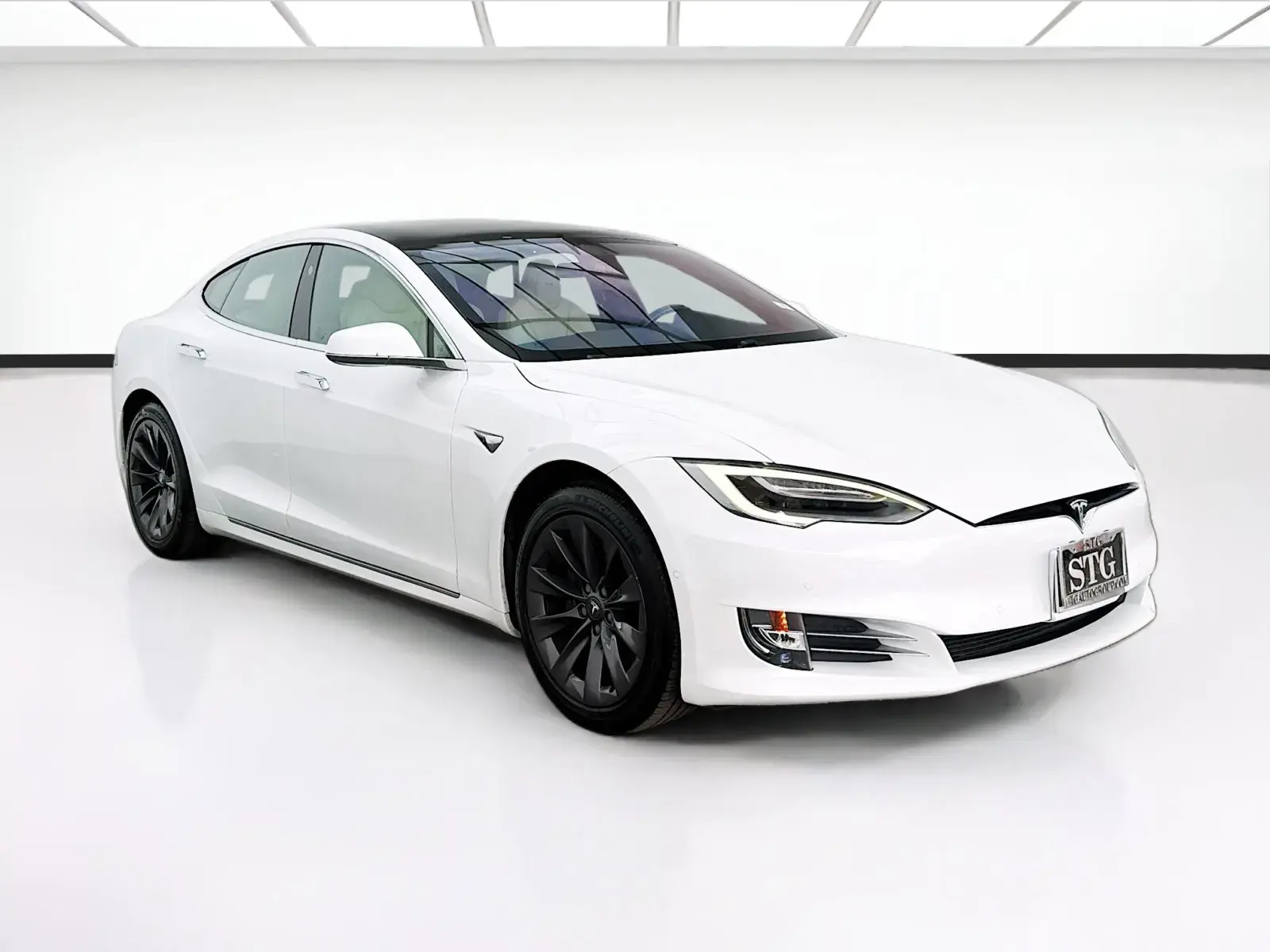 2020 Tesla Model S Long Range photo 3