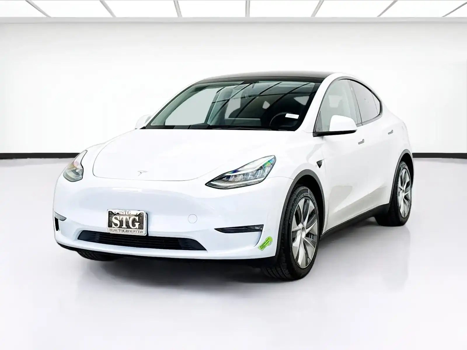 2023 Tesla Model Y Long Range Dual Motor All-Wheel Drive's photo