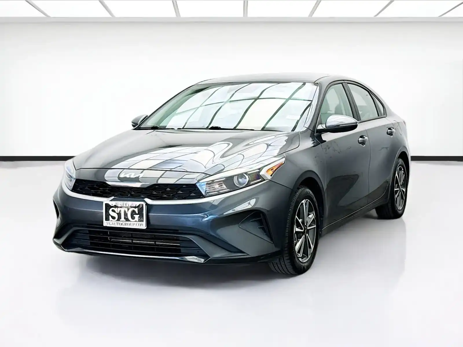 2023 Kia Forte LXS AT's photo