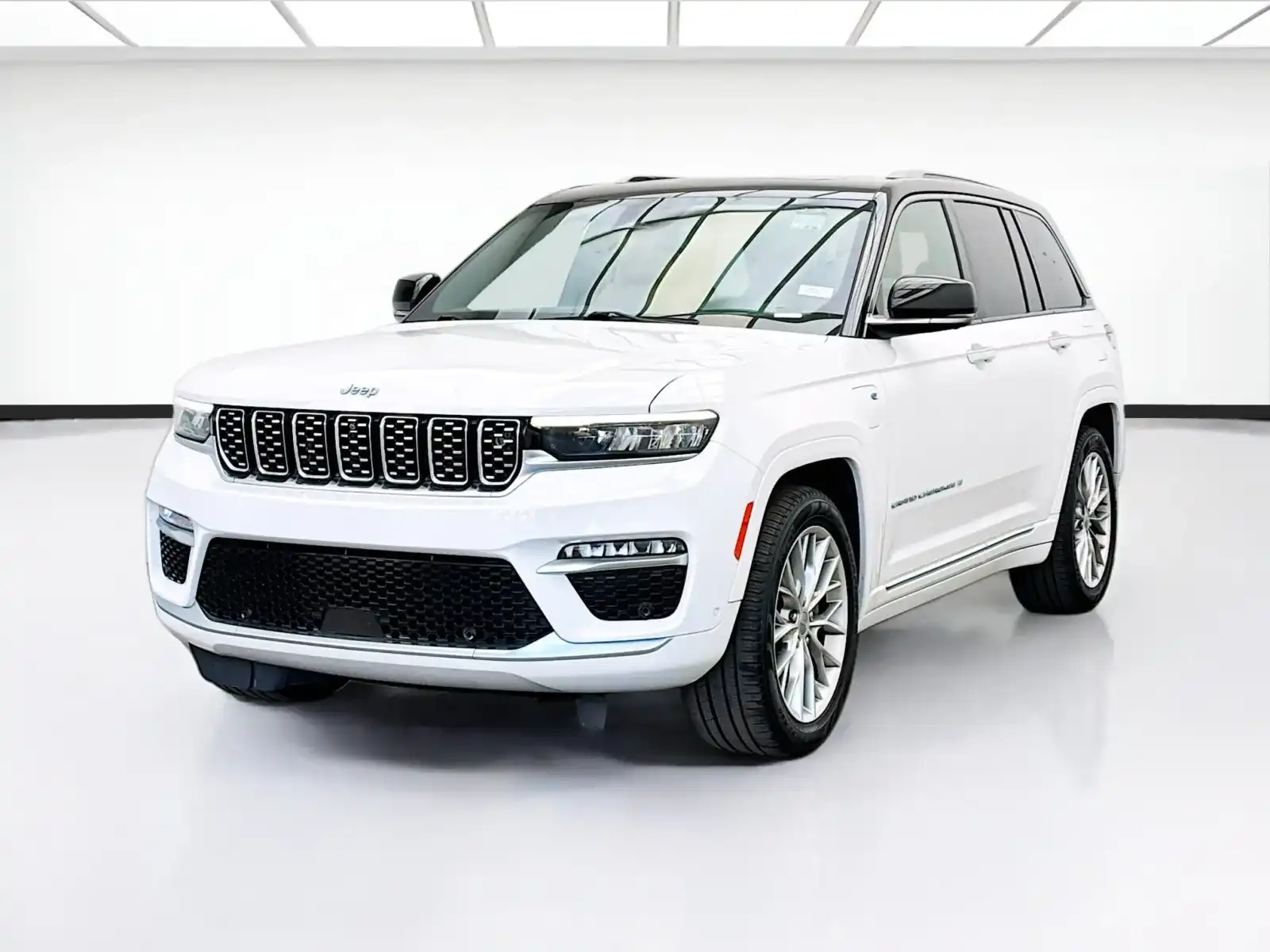 2023 Jeep Grand Cherokee Summit 4xe 4x4's photo