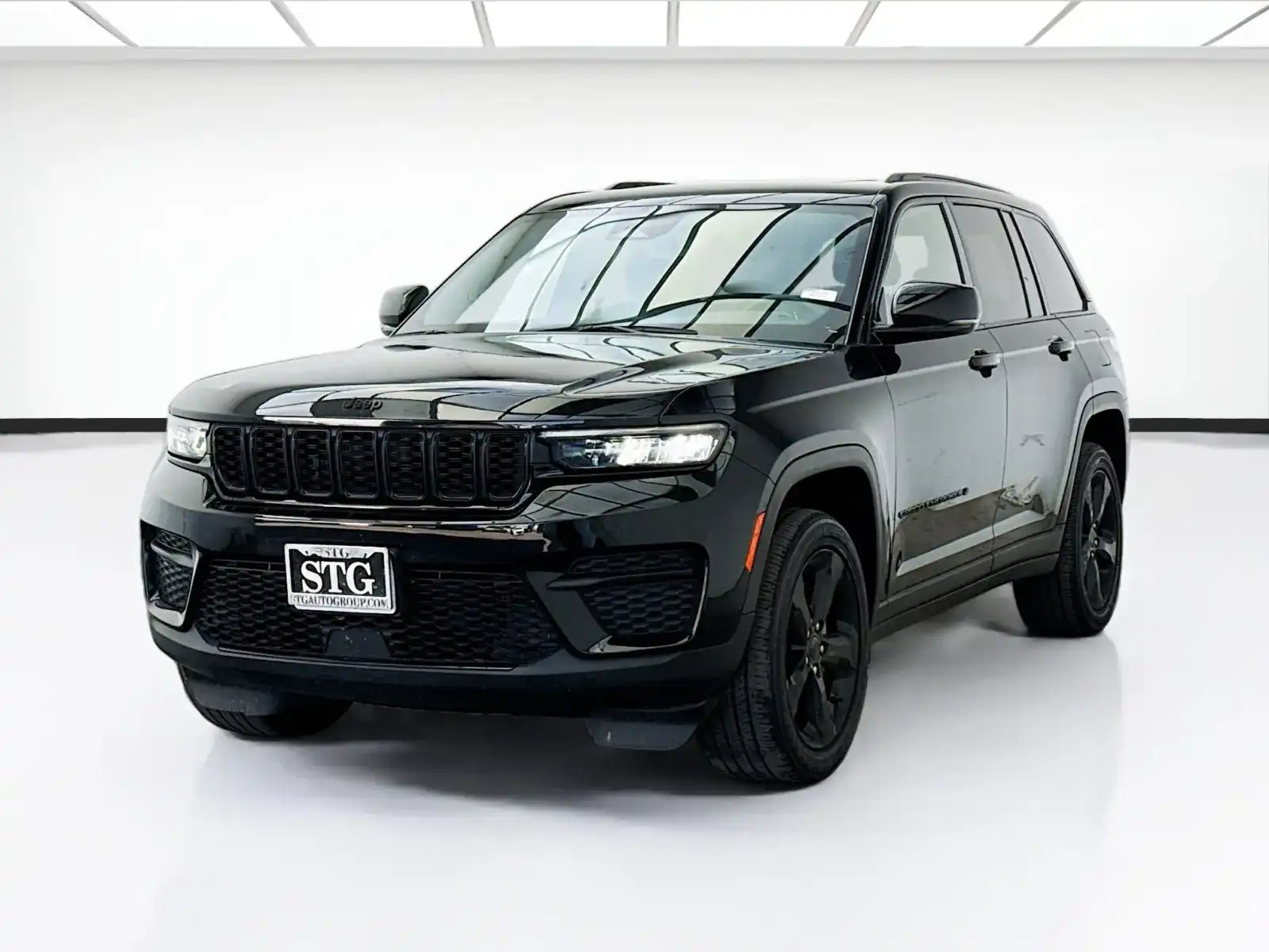 2023 Jeep Grand Cherokee Altitude 4x4's photo
