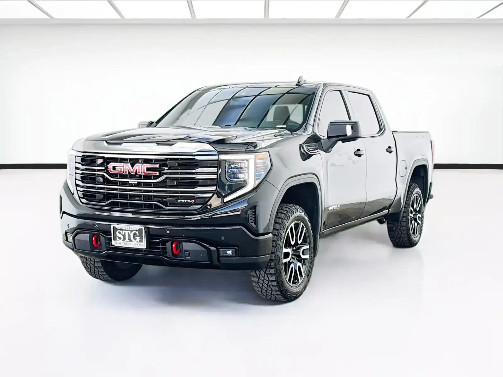 2023 GMC Sierra 4WD Crew Cab Short Box AT4's photo