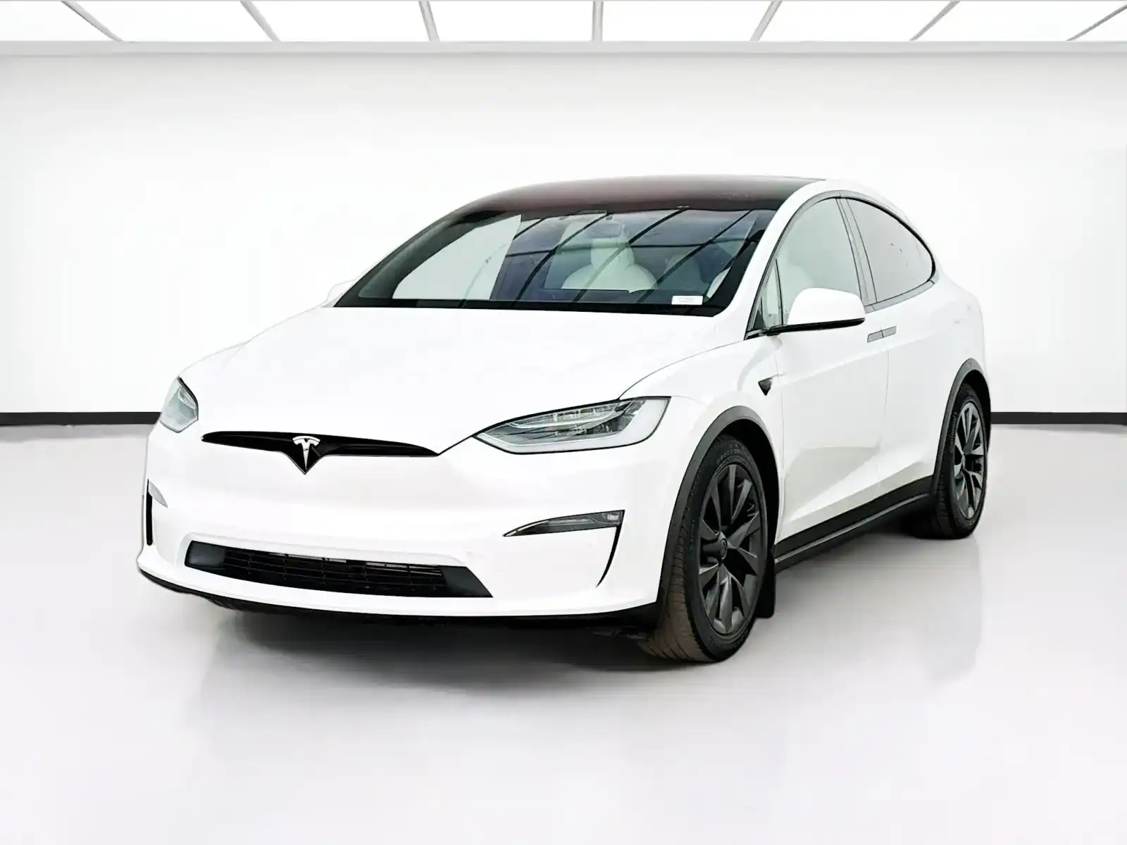 2022 Tesla Model X Long Range's photo