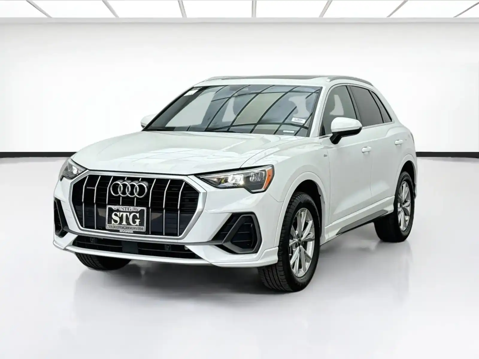 2022 Audi Q3 45 TFSI S Line Premium quattro's photo