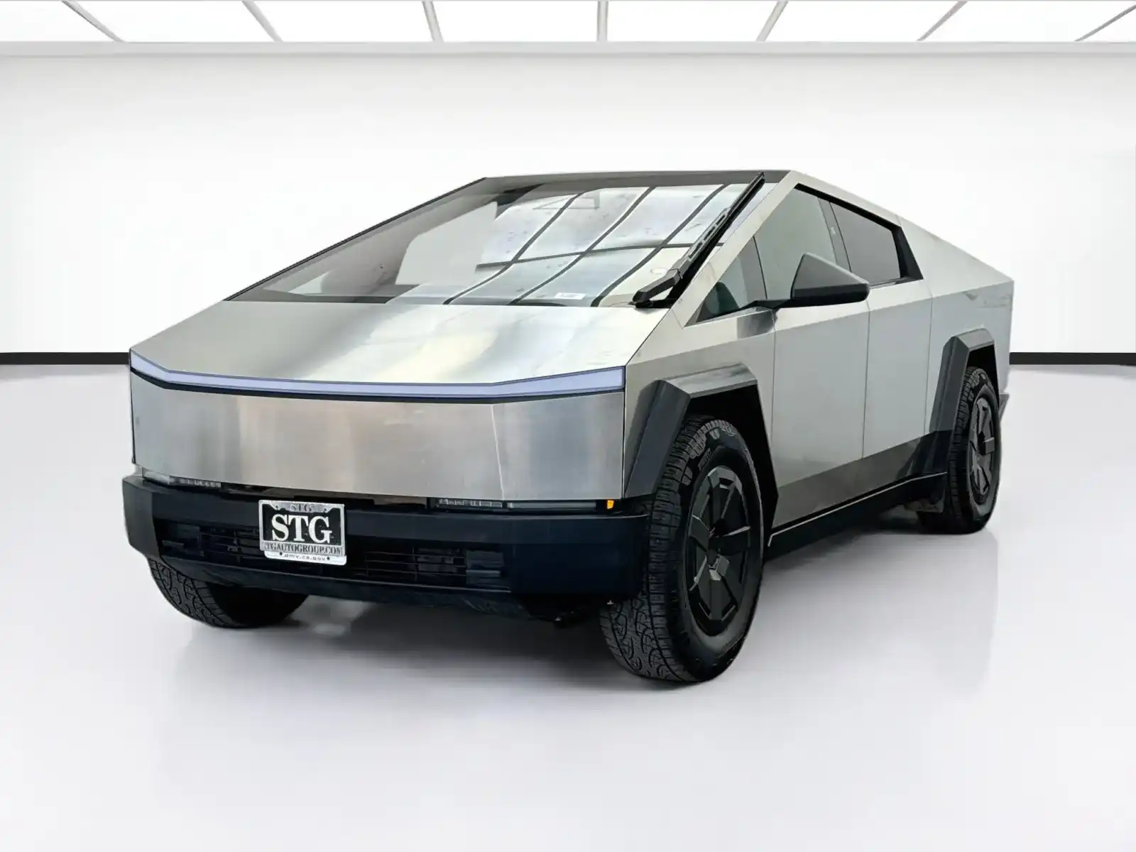 2025 Tesla Cybertruck All-Wheel Drive's photo
