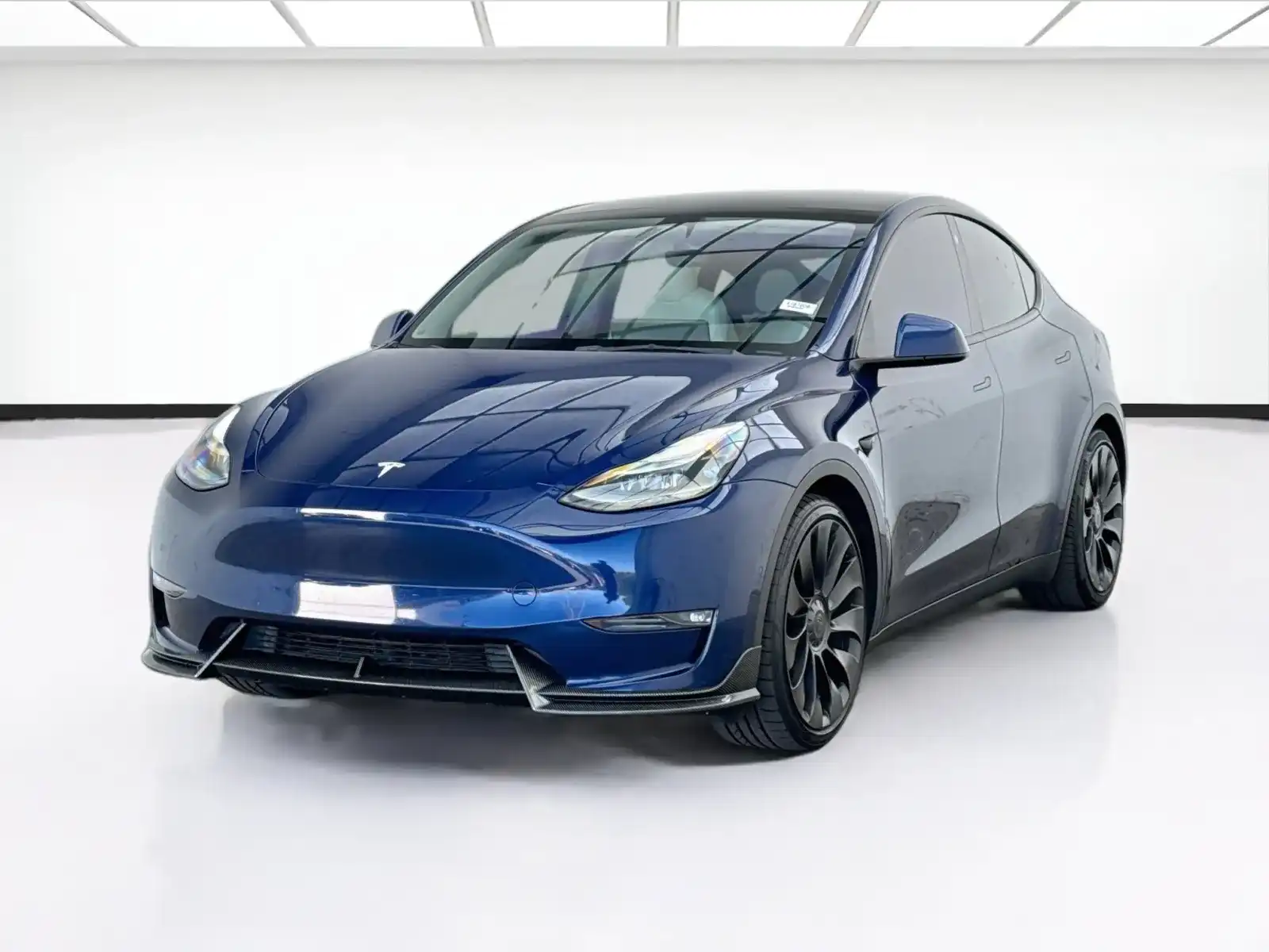 2022 Tesla Model Y Performance Dual Motor All-Wheel Drive's photo