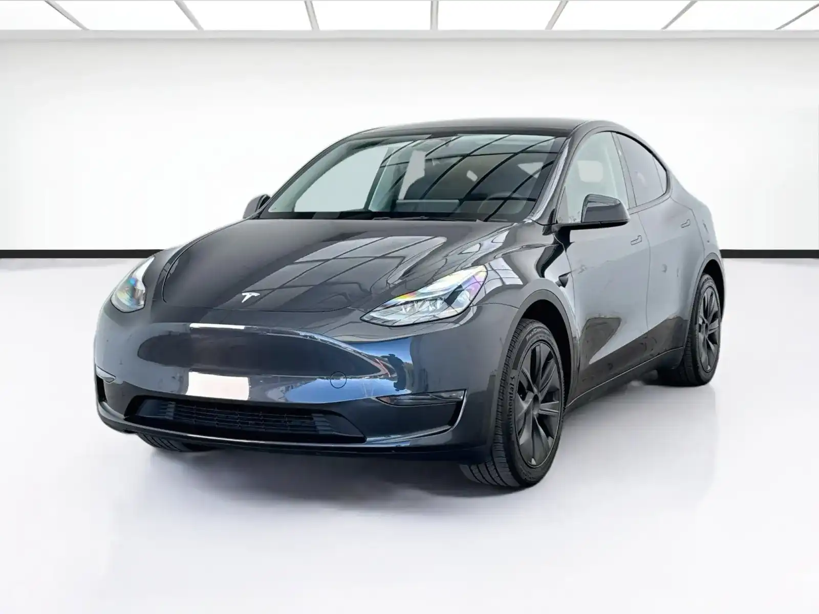 2025 Tesla Model Y Long Range Rear Wheel Drive's photo