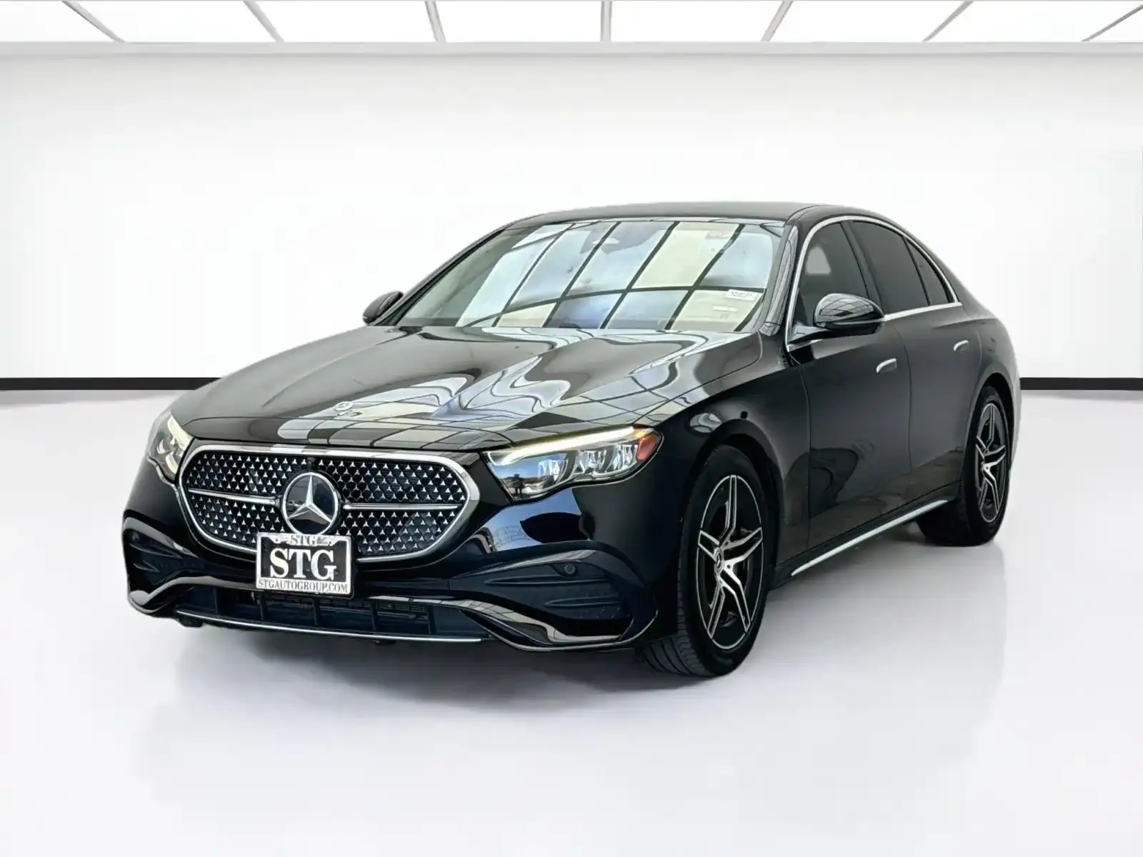 2025 Mercedes-Benz E-Class E450 4MATIC's photo