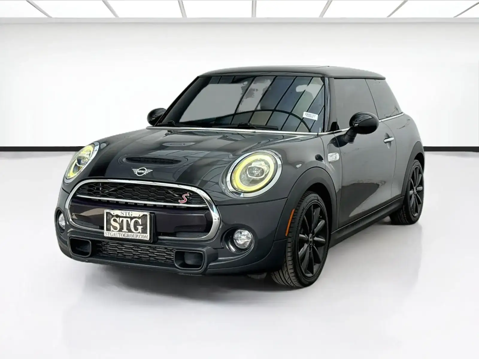 2019 MINI Hardtop Cooper S Signature's photo