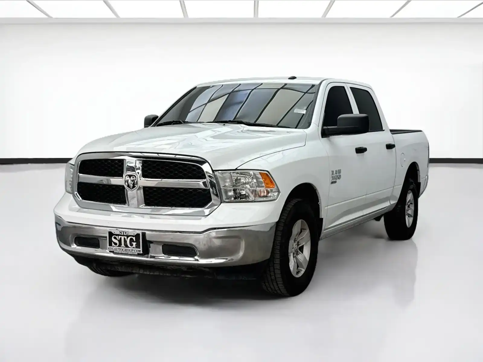 2023 RAM 1500 Classic Tradesman 4WD Crew Cab 5'7's photo