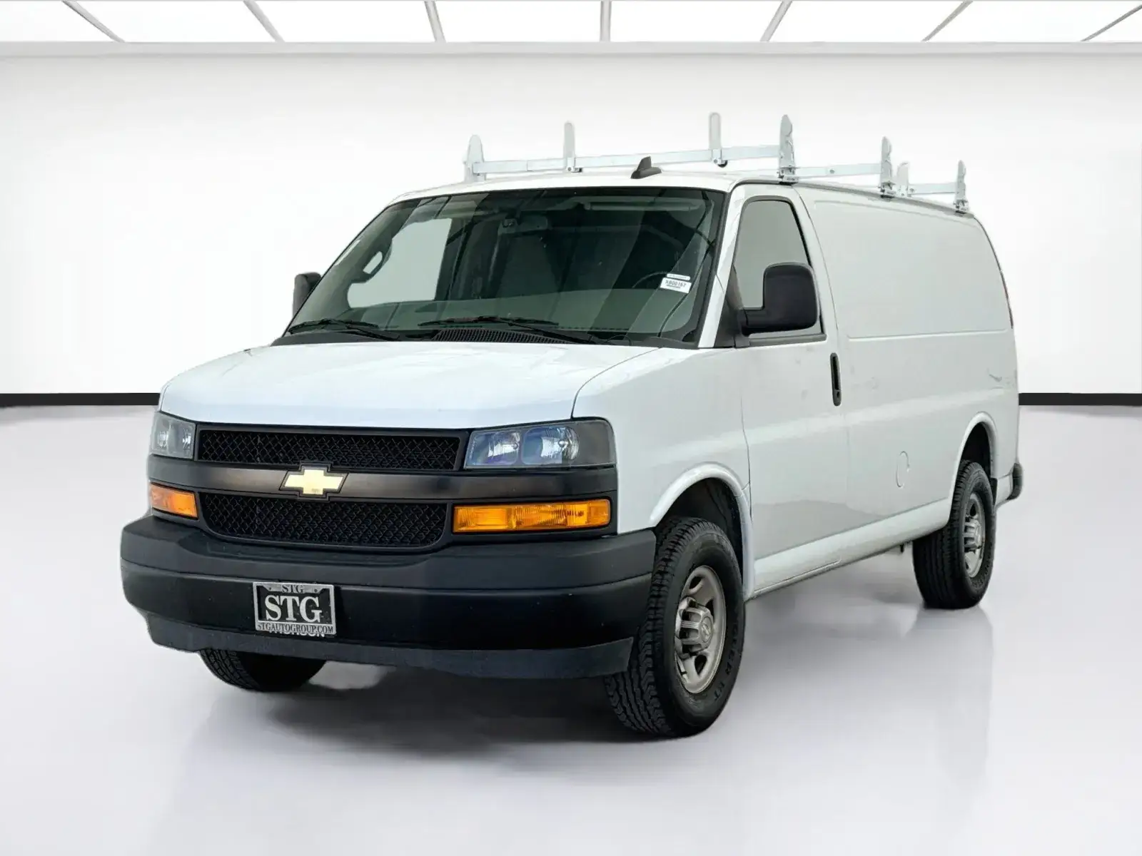 2021 Chevrolet Express Work Van HD 2500 photo 1