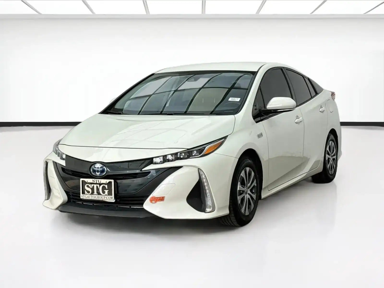 2020 Toyota Prius Prime XLE's photo