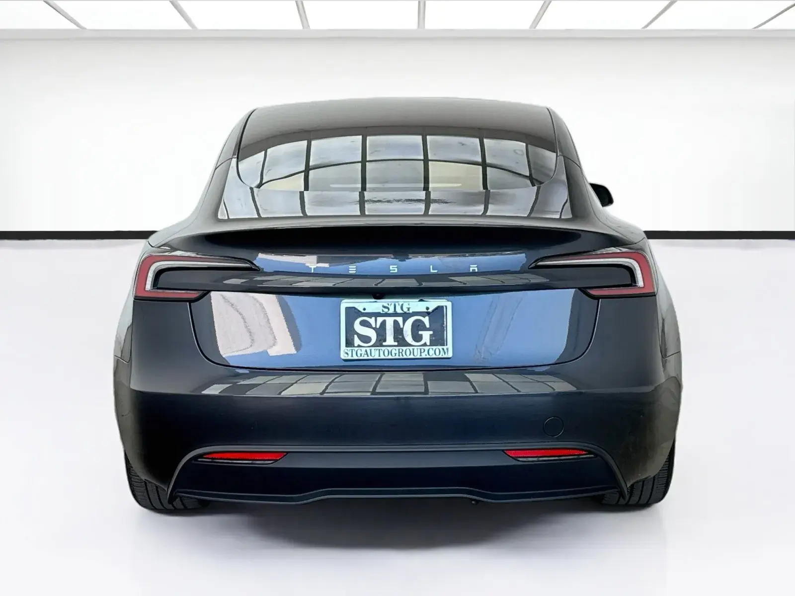2025 Tesla Model 3 Long Range photo 5