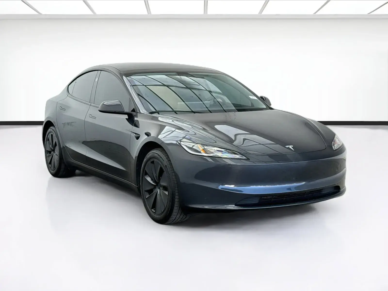 2025 Tesla Model 3 Long Range photo 3