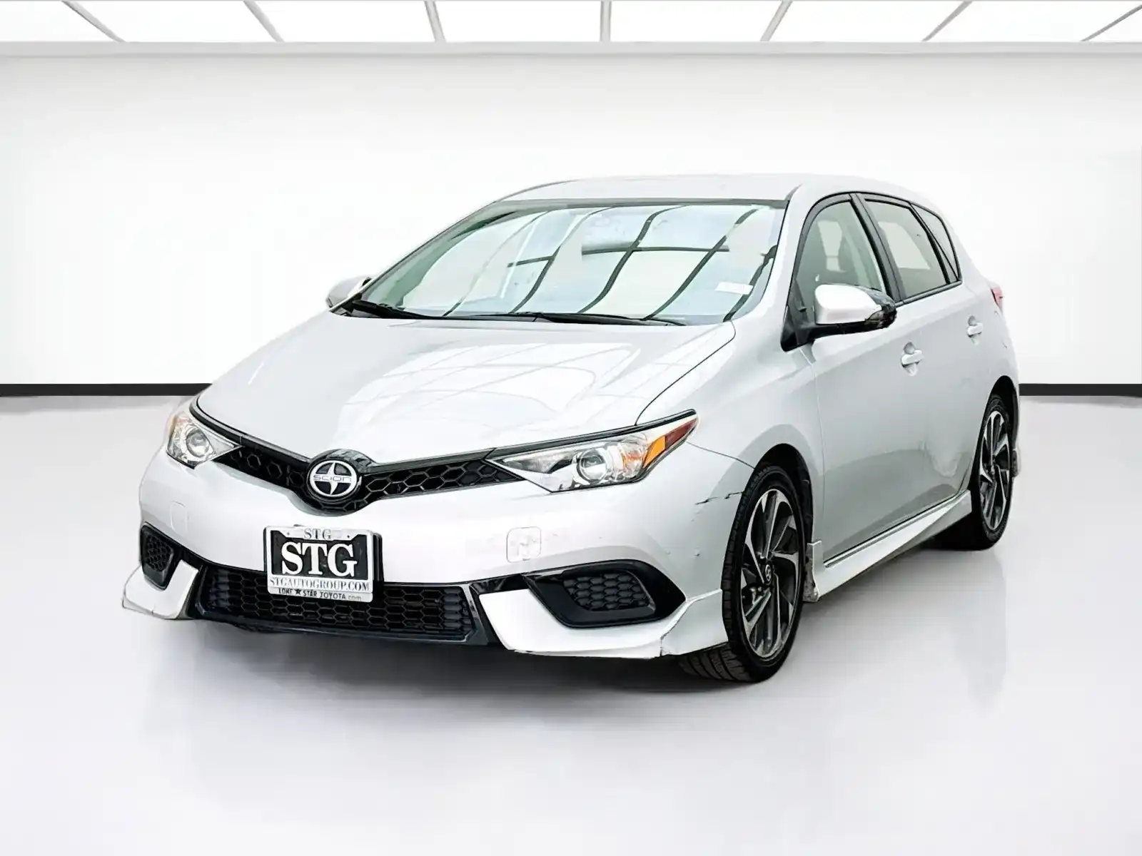 2016 Scion iM CVT's photo