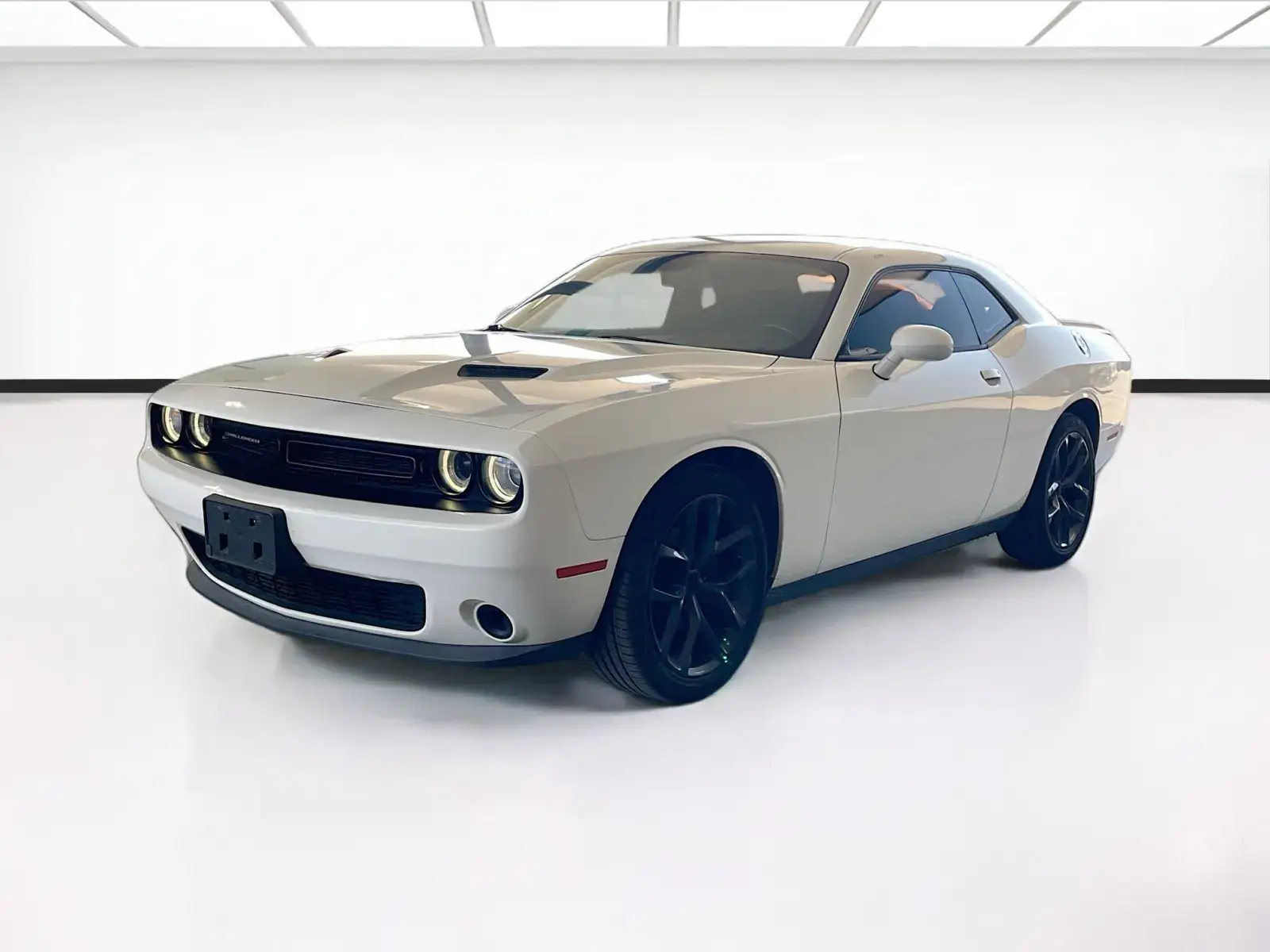 2019 Dodge Challenger SXT Auto photo 1