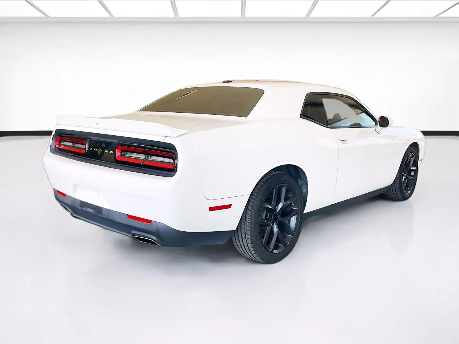2019 Dodge Challenger SXT Auto photo 4