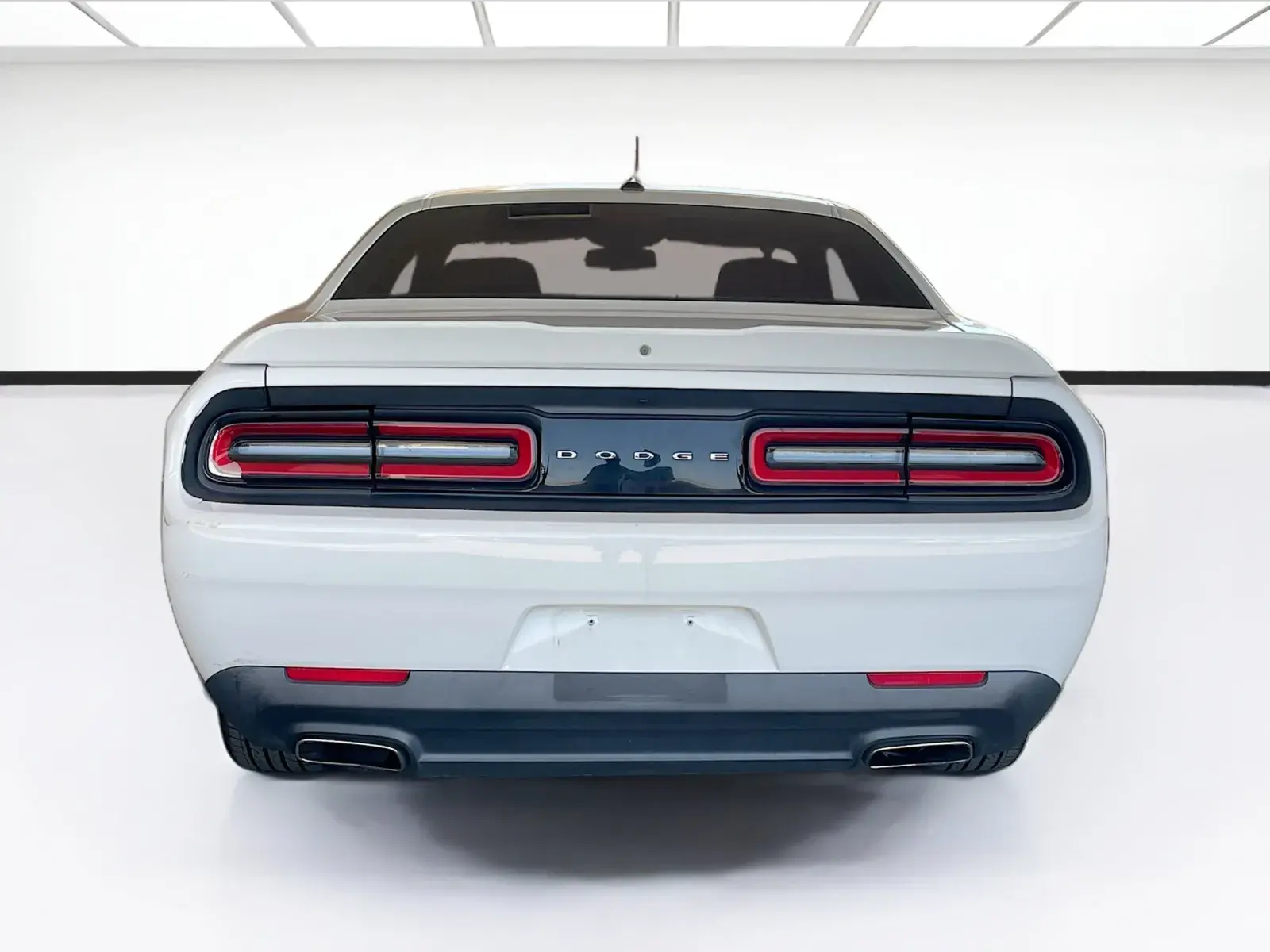 2019 Dodge Challenger SXT Auto photo 5