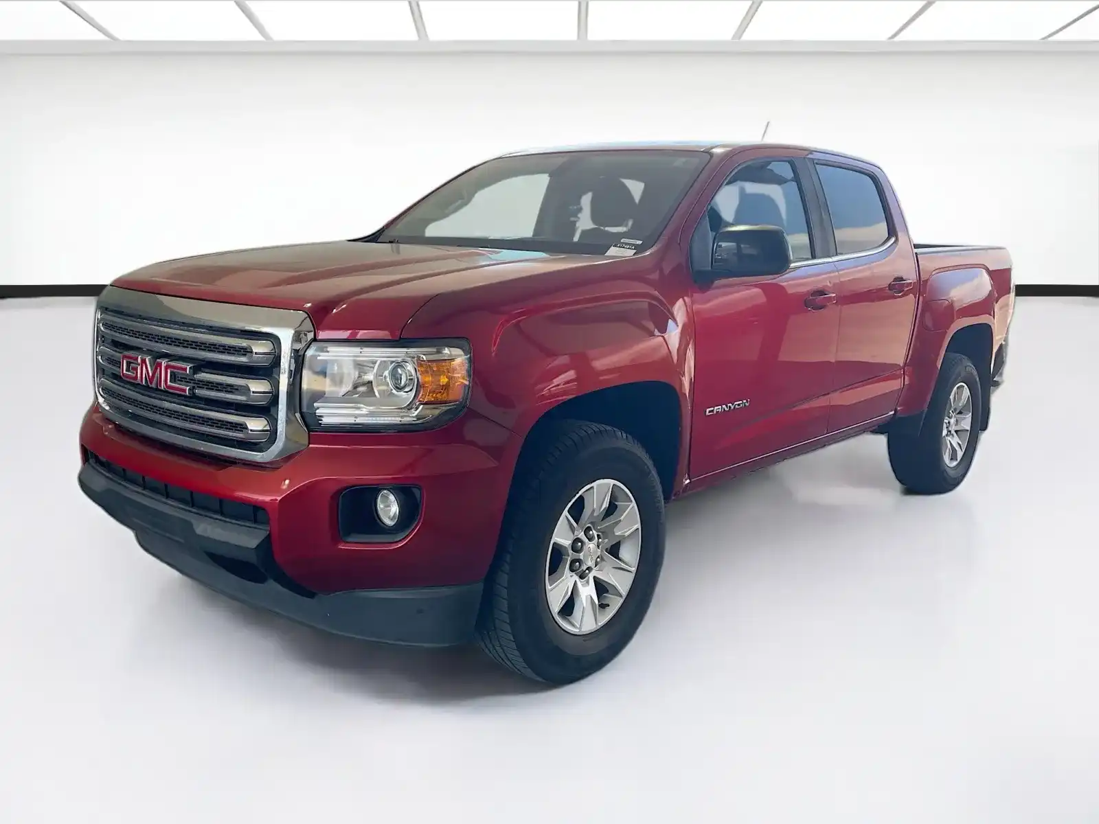 2016 GMC Canyon 2WD SLE Crew Cab Short Box's photo
