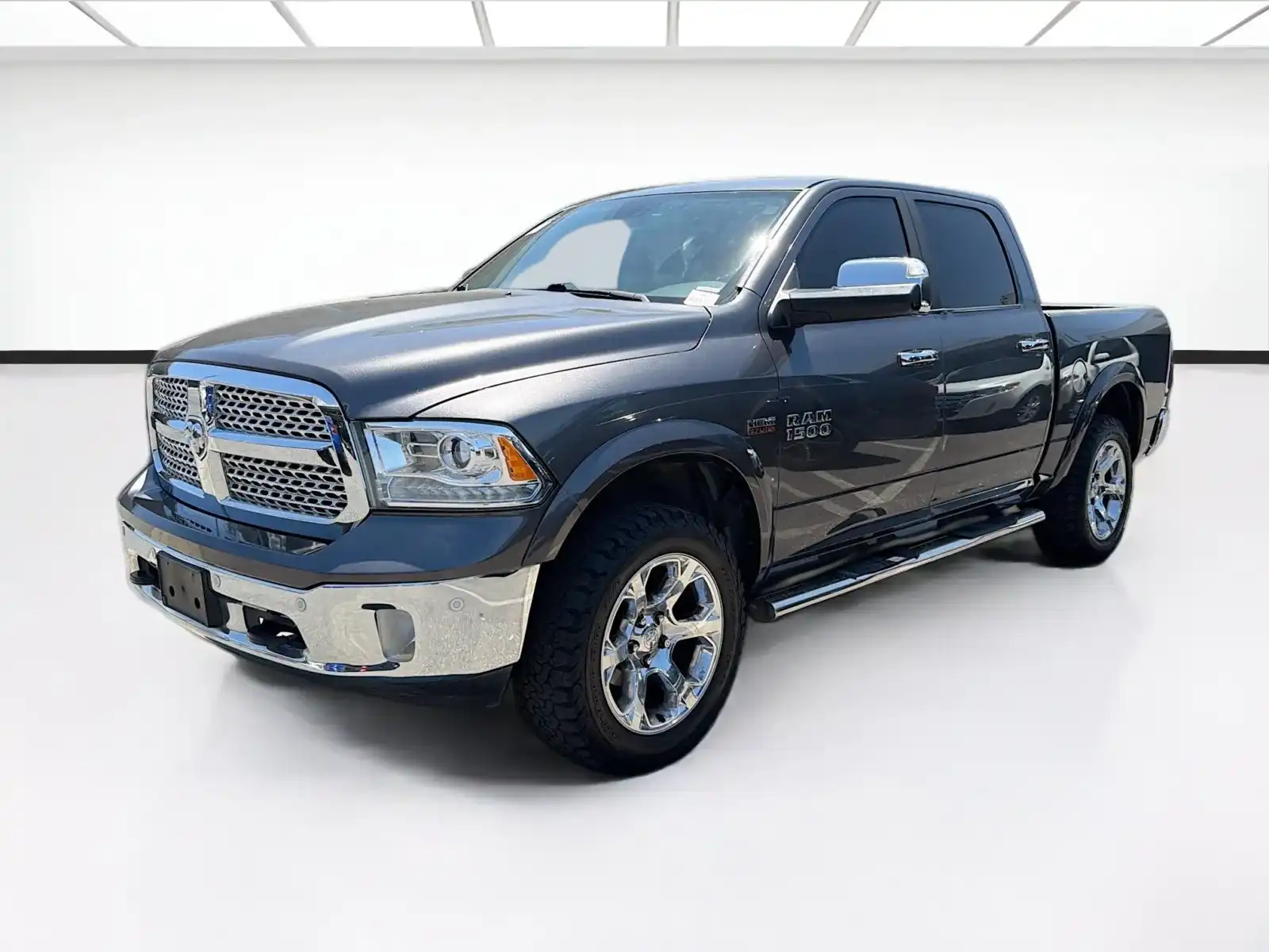 2016 RAM 1500 Laramie 4x4 Crew Cab 5'7's photo