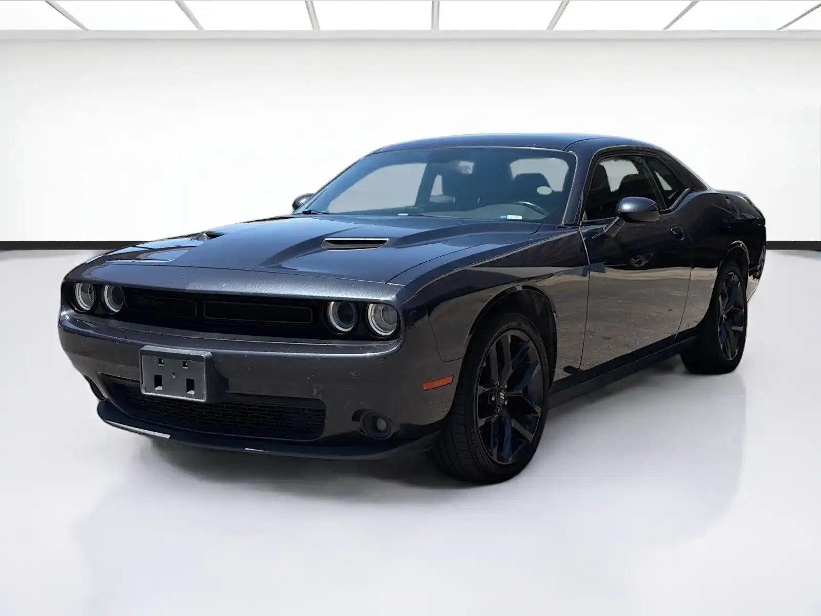 2019 Dodge Challenger SXT Auto's photo