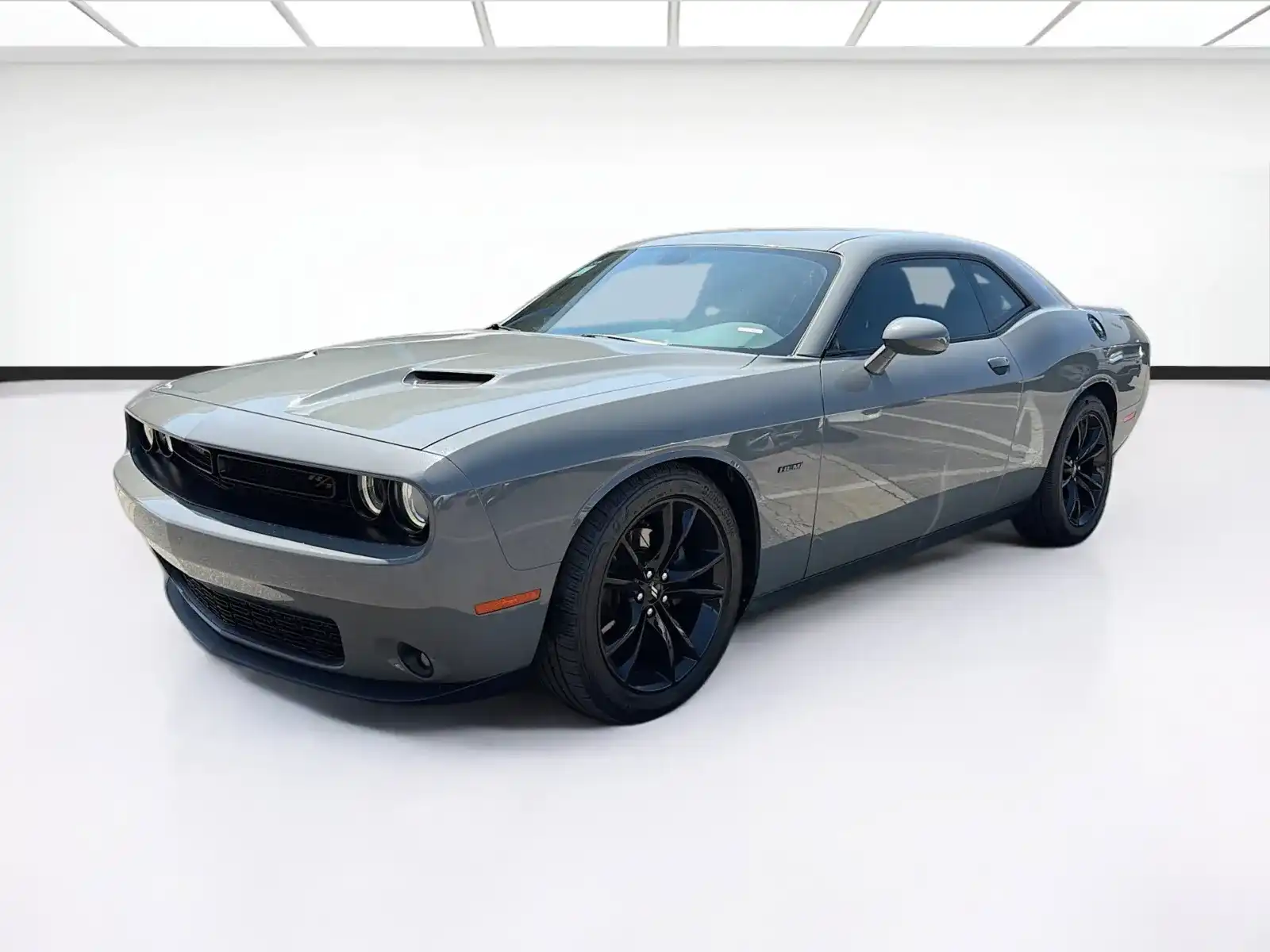 2018 Dodge Challenger R/T's photo