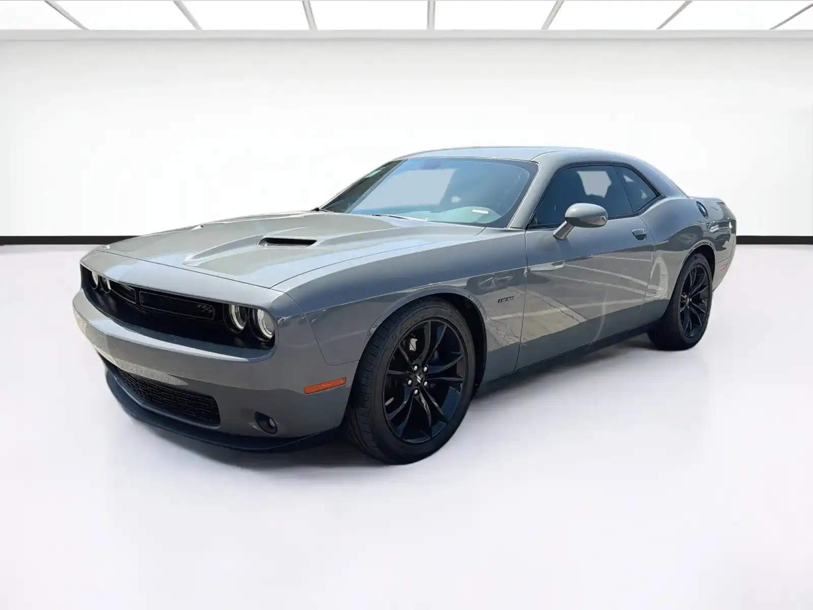 2018 Dodge Challenger R/T's photo