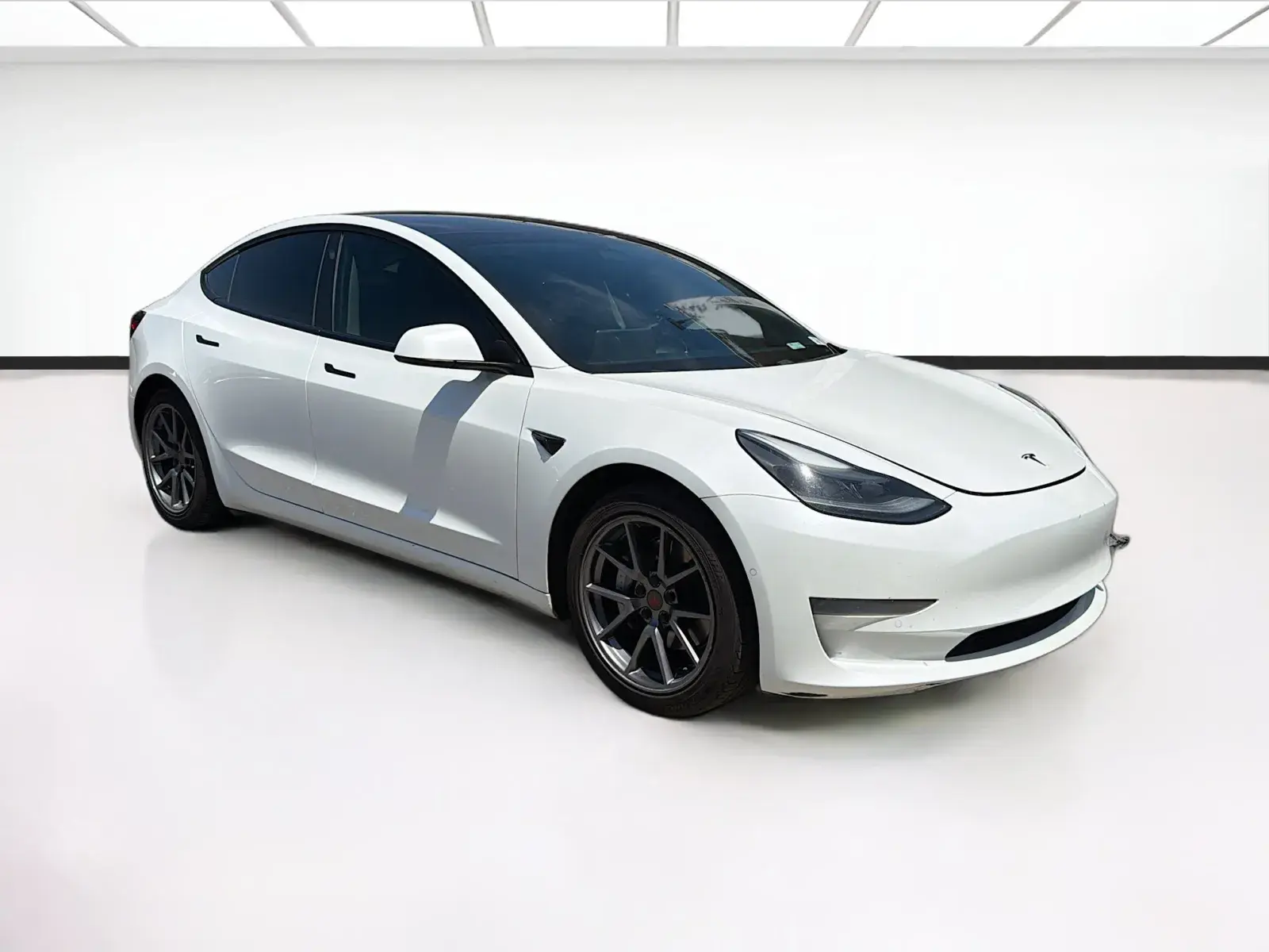 2021 Tesla Model 3 Standard Range Plus photo 3