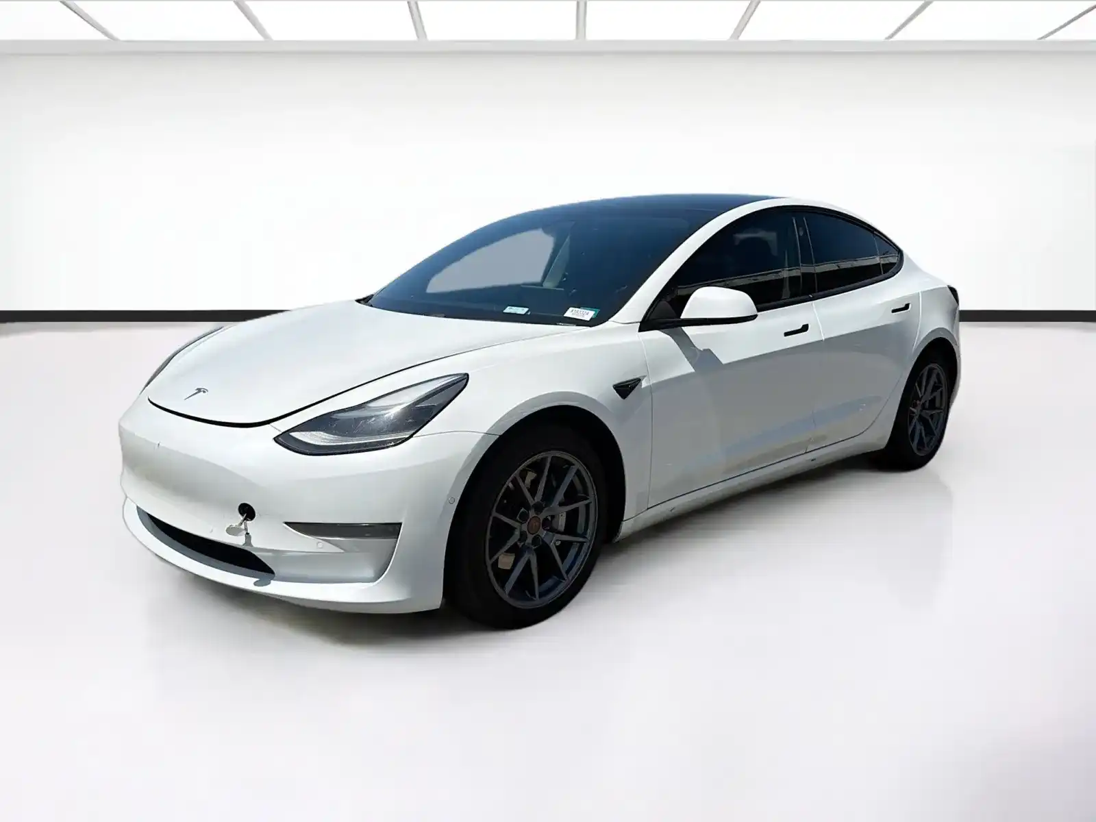 2021 Tesla Model 3 Standard Range Plus's photo
