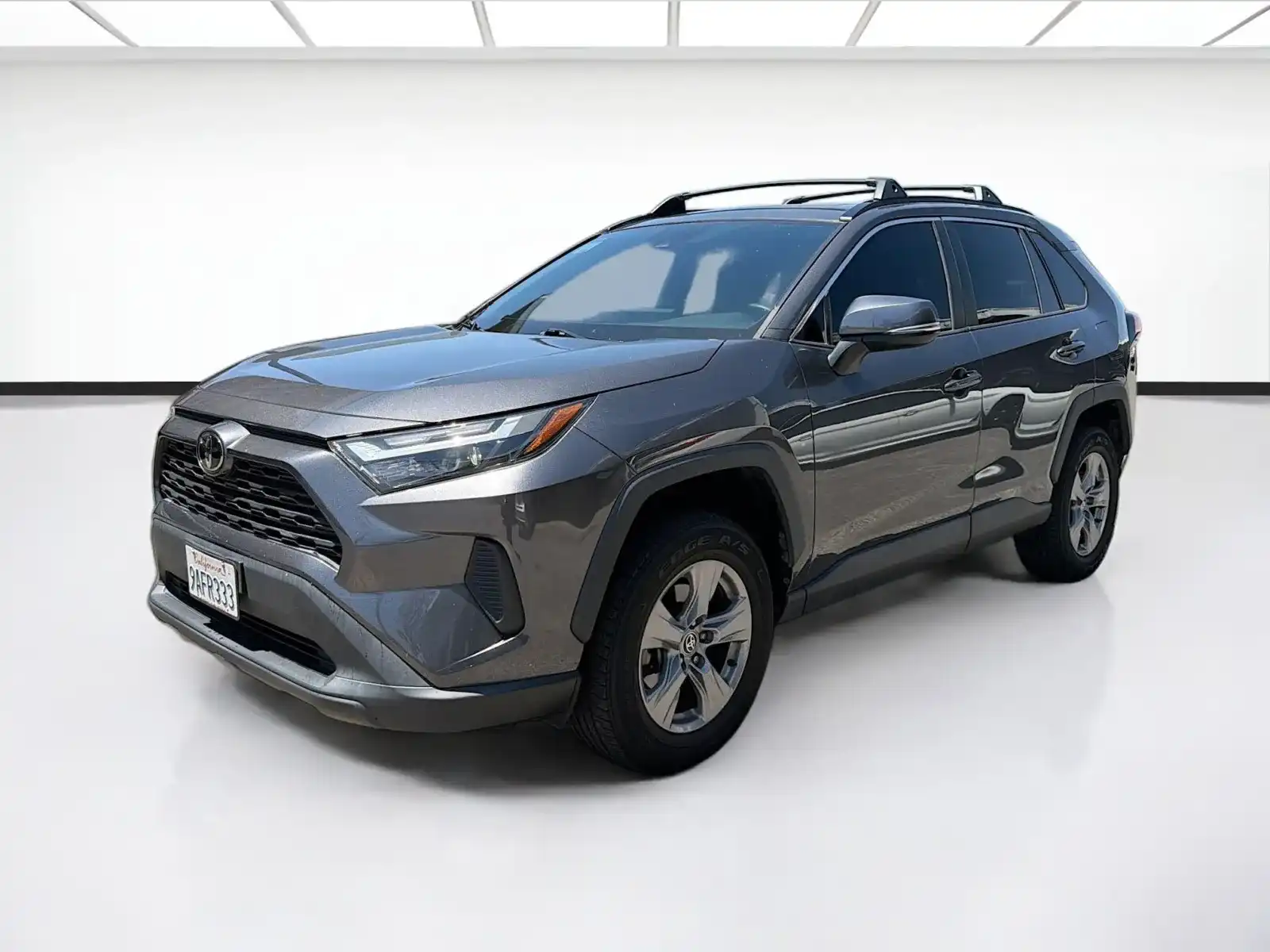 2022 Toyota RAV4 XLE FWD's photo