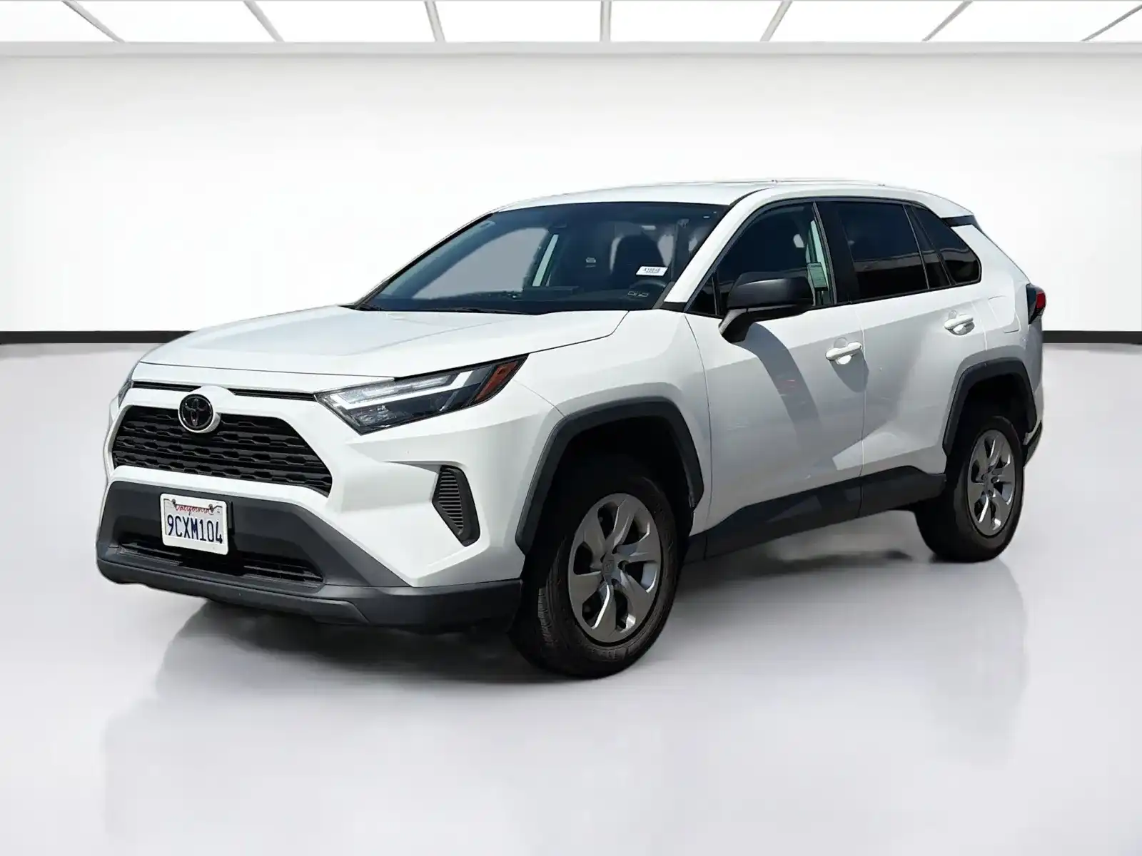 2023 Toyota RAV4 LE AWD's photo