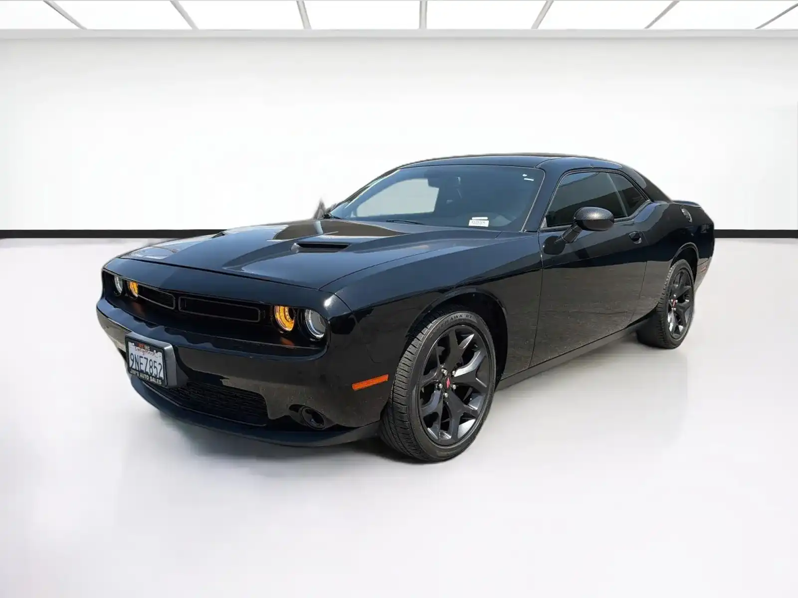 2018 Dodge Challenger SXT's photo