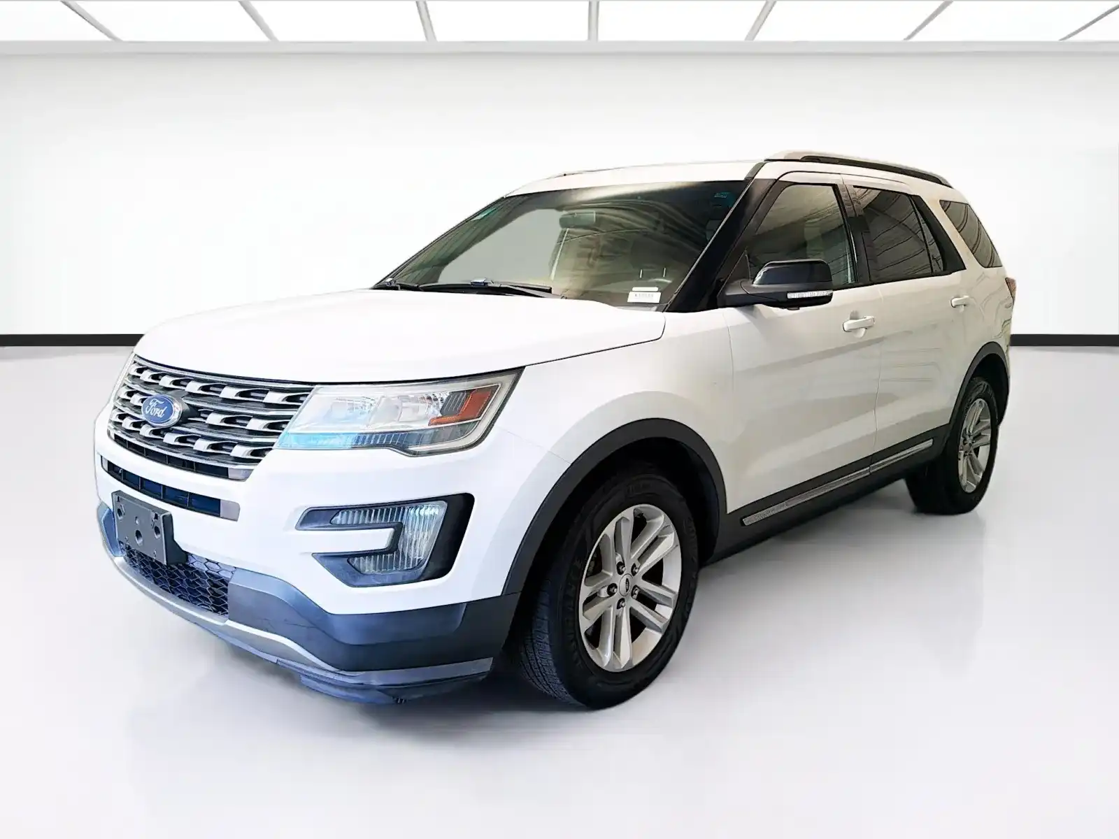 2016 Ford Explorer XLT FWD's photo