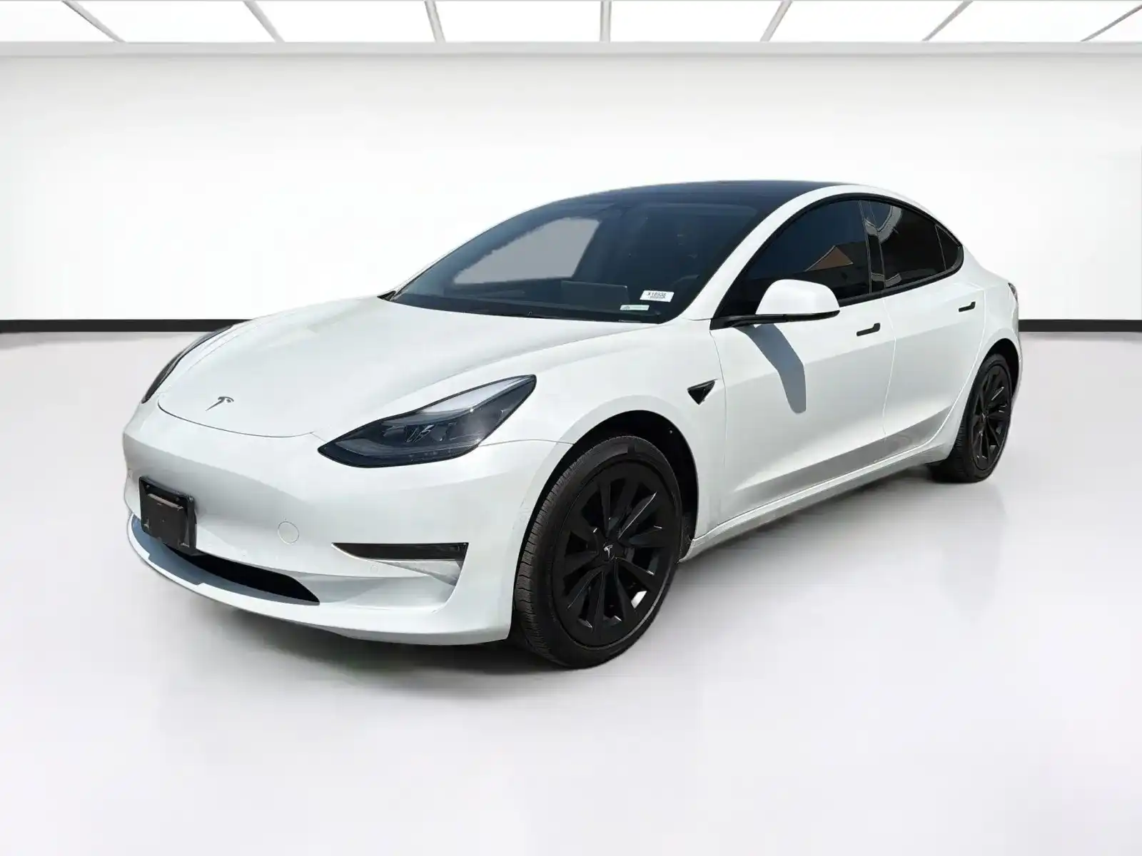 2022 Tesla Model 3 Long Range Dual Motor All-Wheel Drive's photo