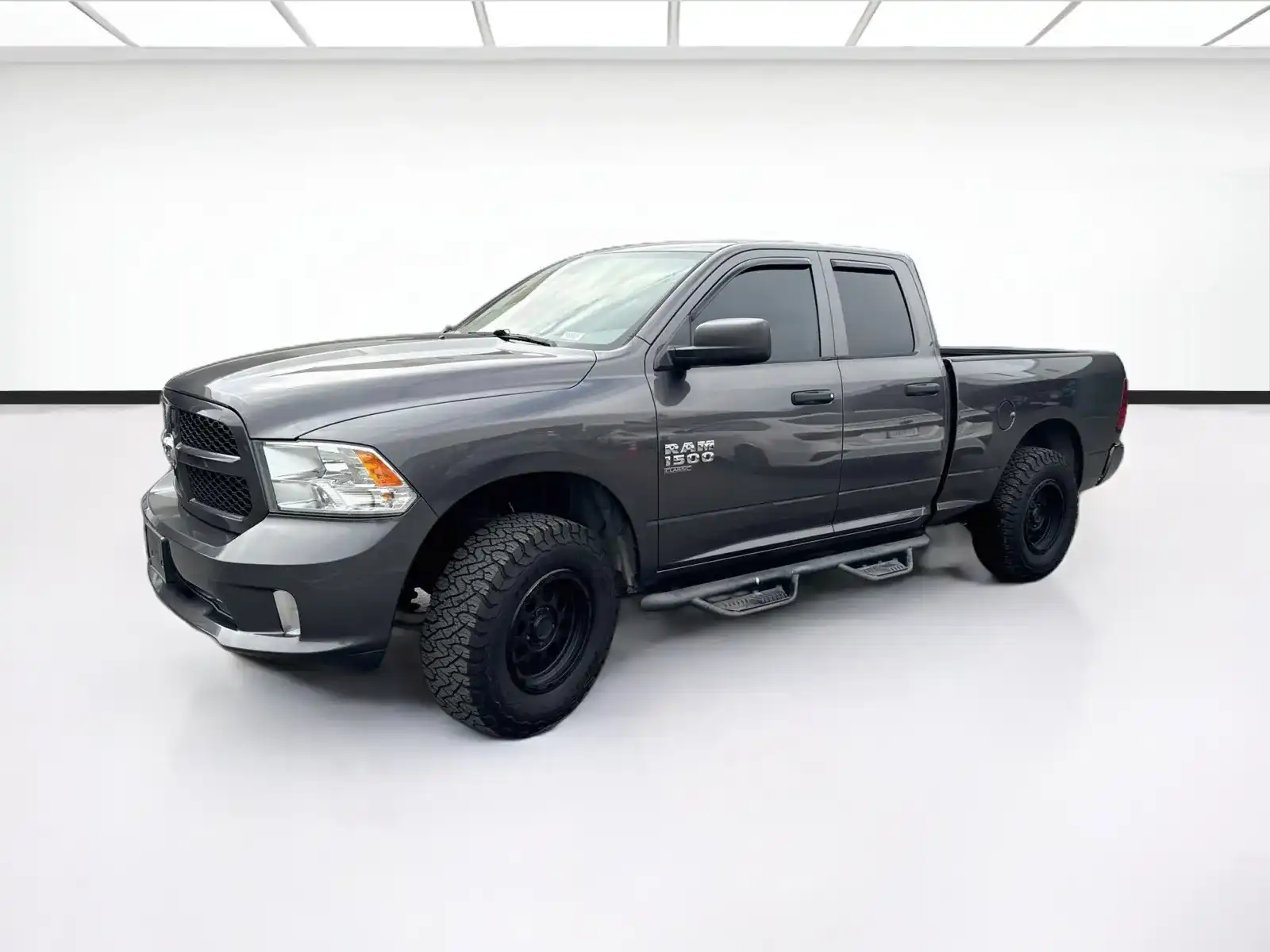 2019 RAM 1500 Classic Express 4WD Quad Cab 6'4's photo