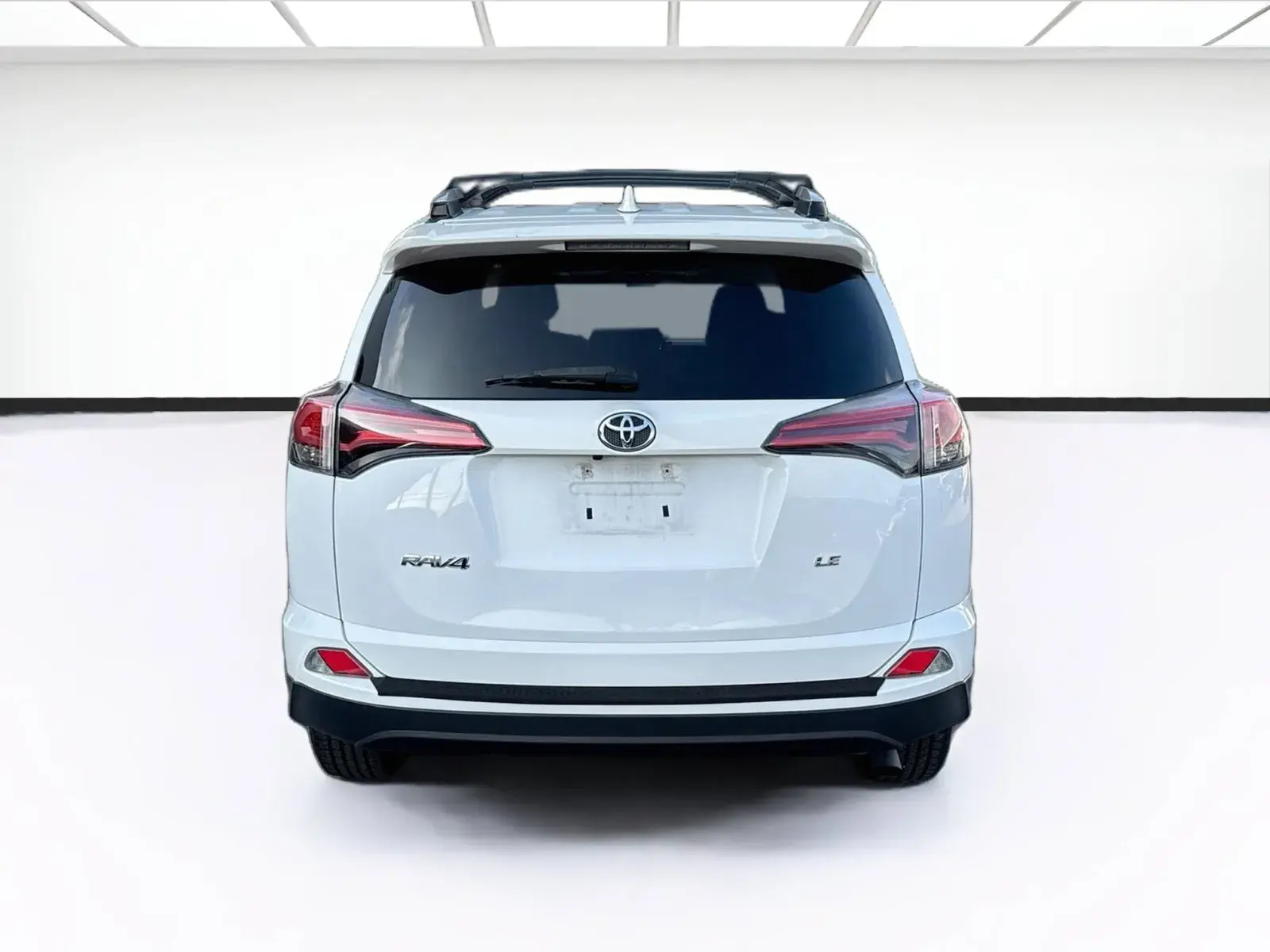 2017 Toyota RAV4 LE photo 5