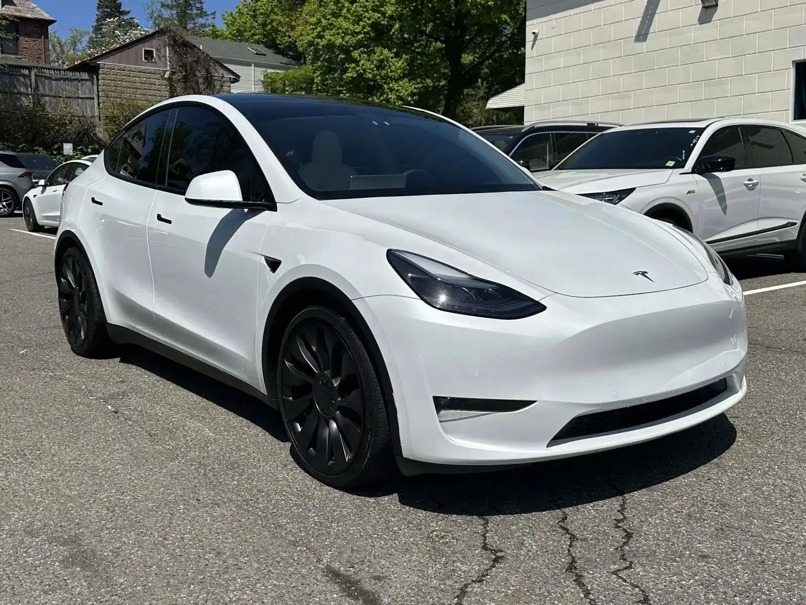 2022 Tesla Model Y Performance Dual Motor All-Wheel Drive's photo