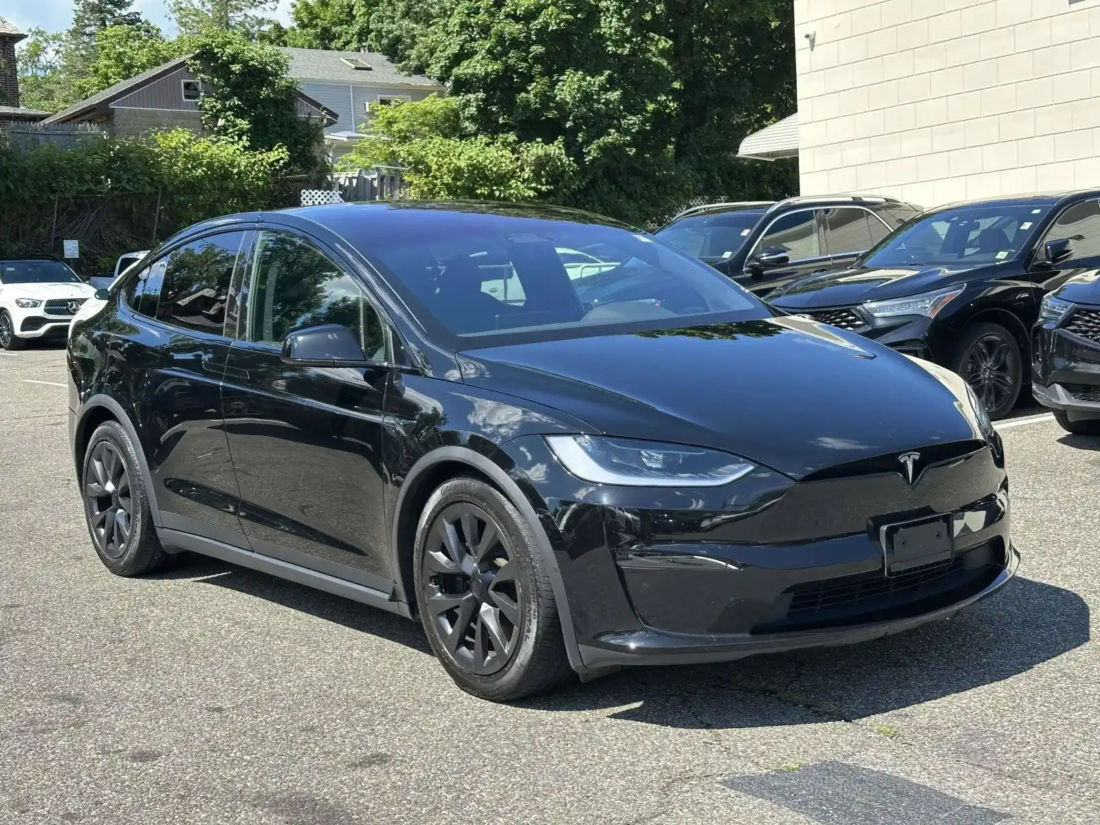 2023 Tesla Model X Long Range's photo