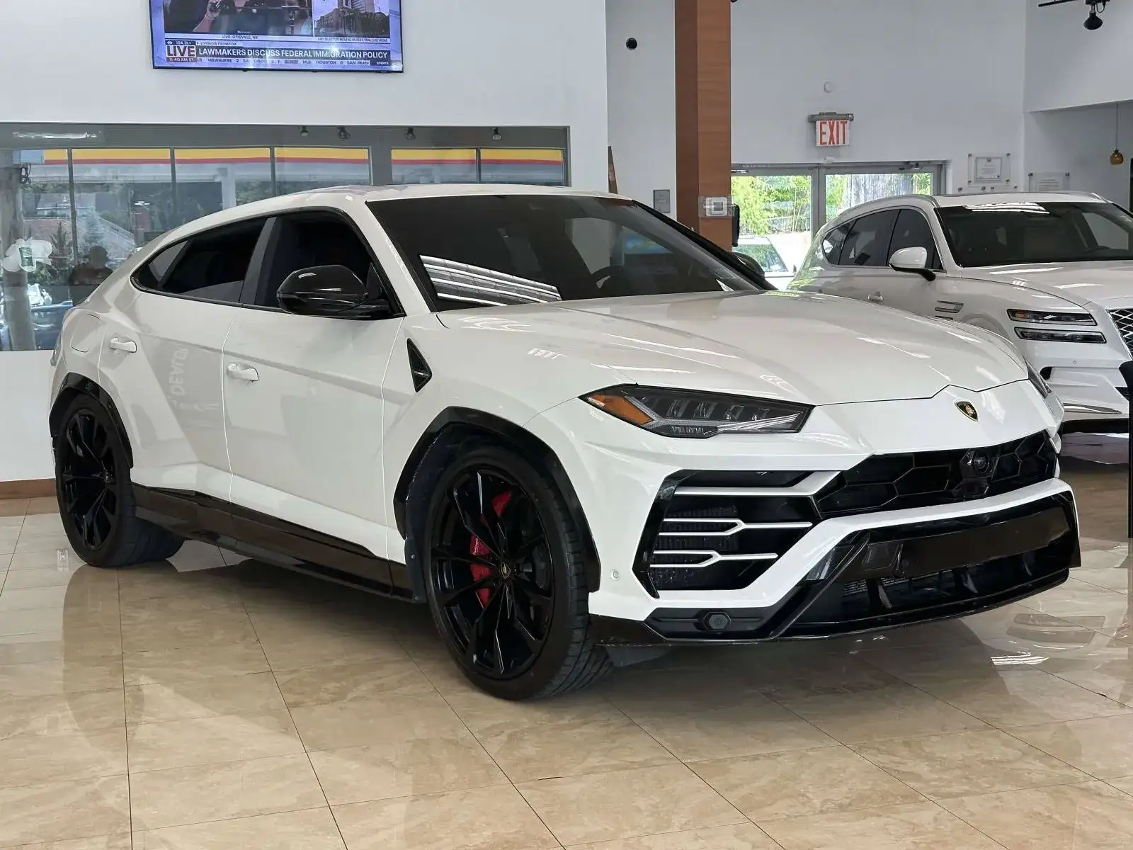 2022 Lamborghini Urus 4.0 V8's photo